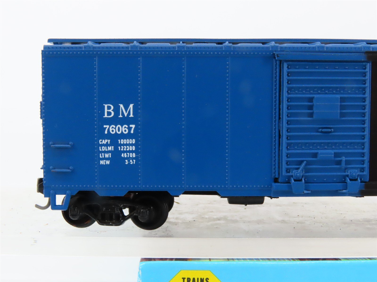HO Athearn Bev-Bel #2240-5 BM Boston & Maine 40' Box Car #76067 - BUILT