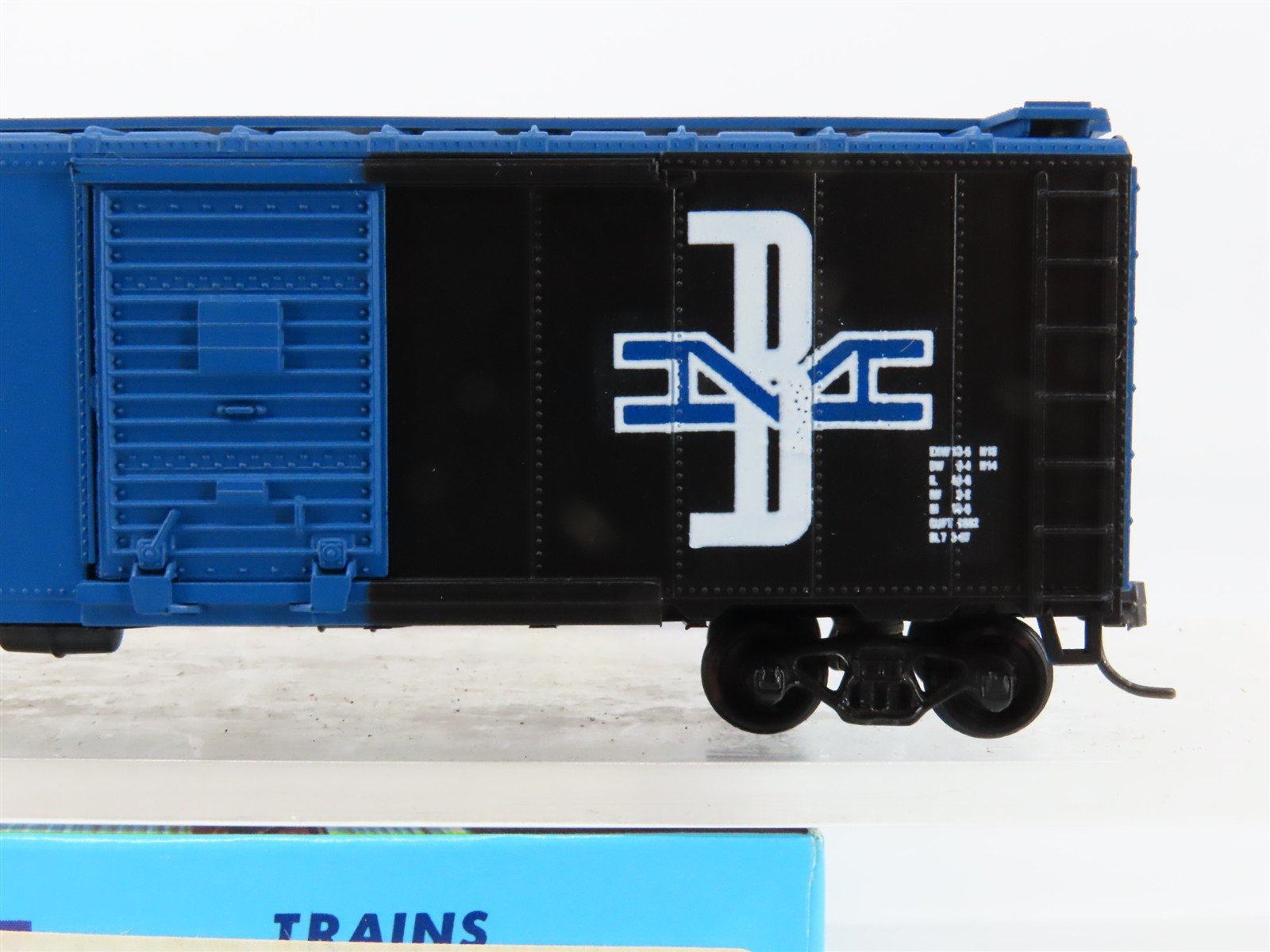 HO Athearn Bev-Bel #2240-5 BM Boston & Maine 40' Box Car #76067 - BUILT
