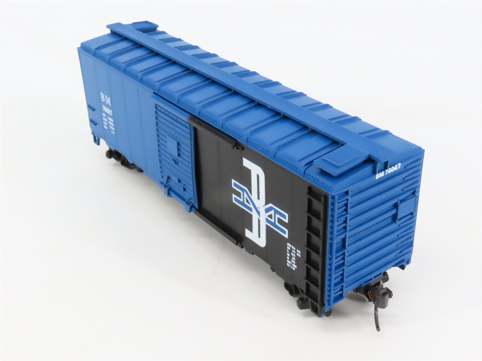 HO Athearn Bev-Bel #2240-5 BM Boston & Maine 40' Box Car #76067 - BUILT