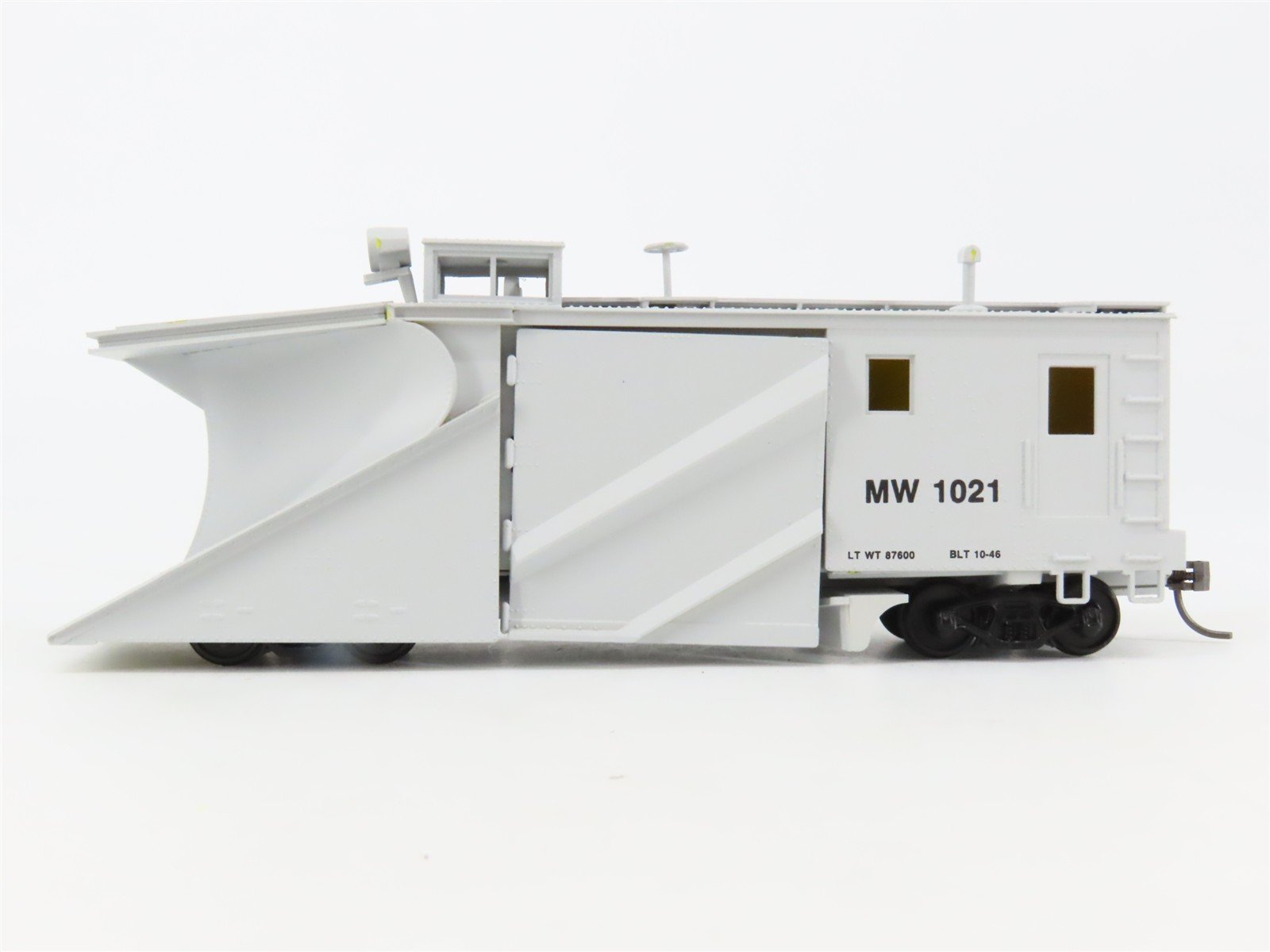 HO Scale Walthers 932-5751 MW Maintenance of Way Russell Snow Plow #1021 - BUILT