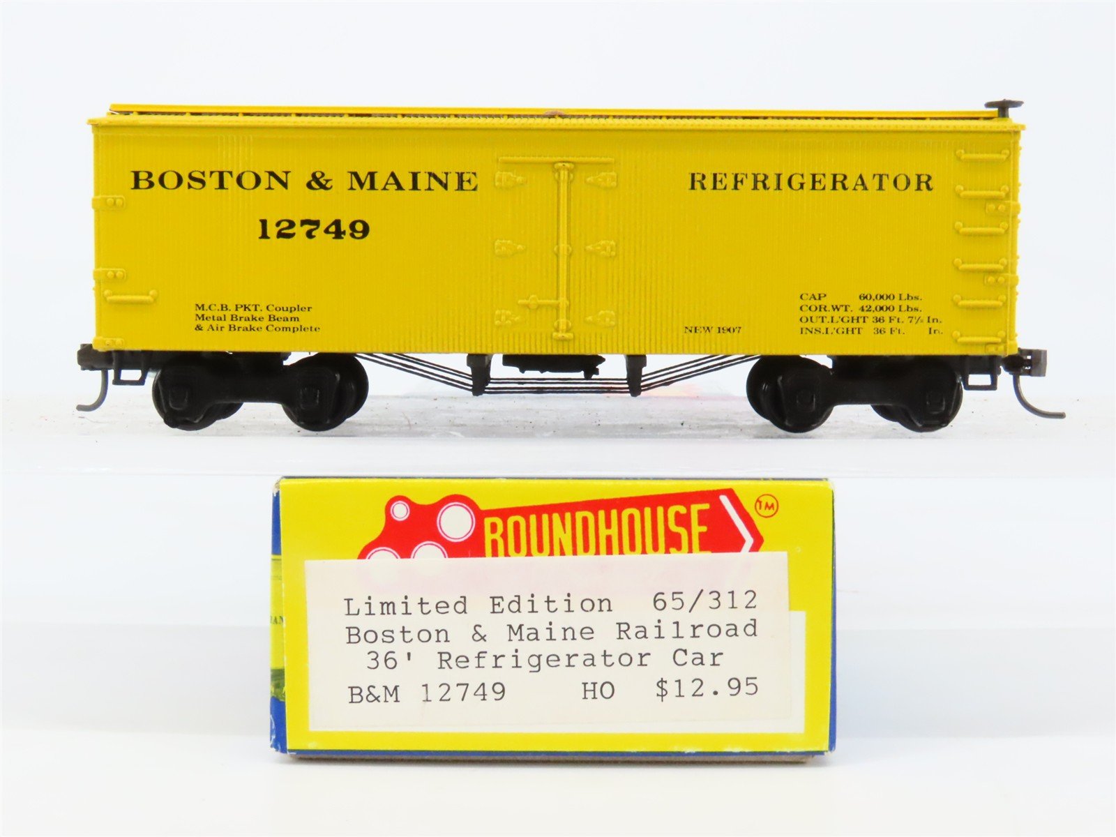 HO Scale Roundhouse Limited Edition BM Boston & Maine 36' Reefer #12749 - BUILT