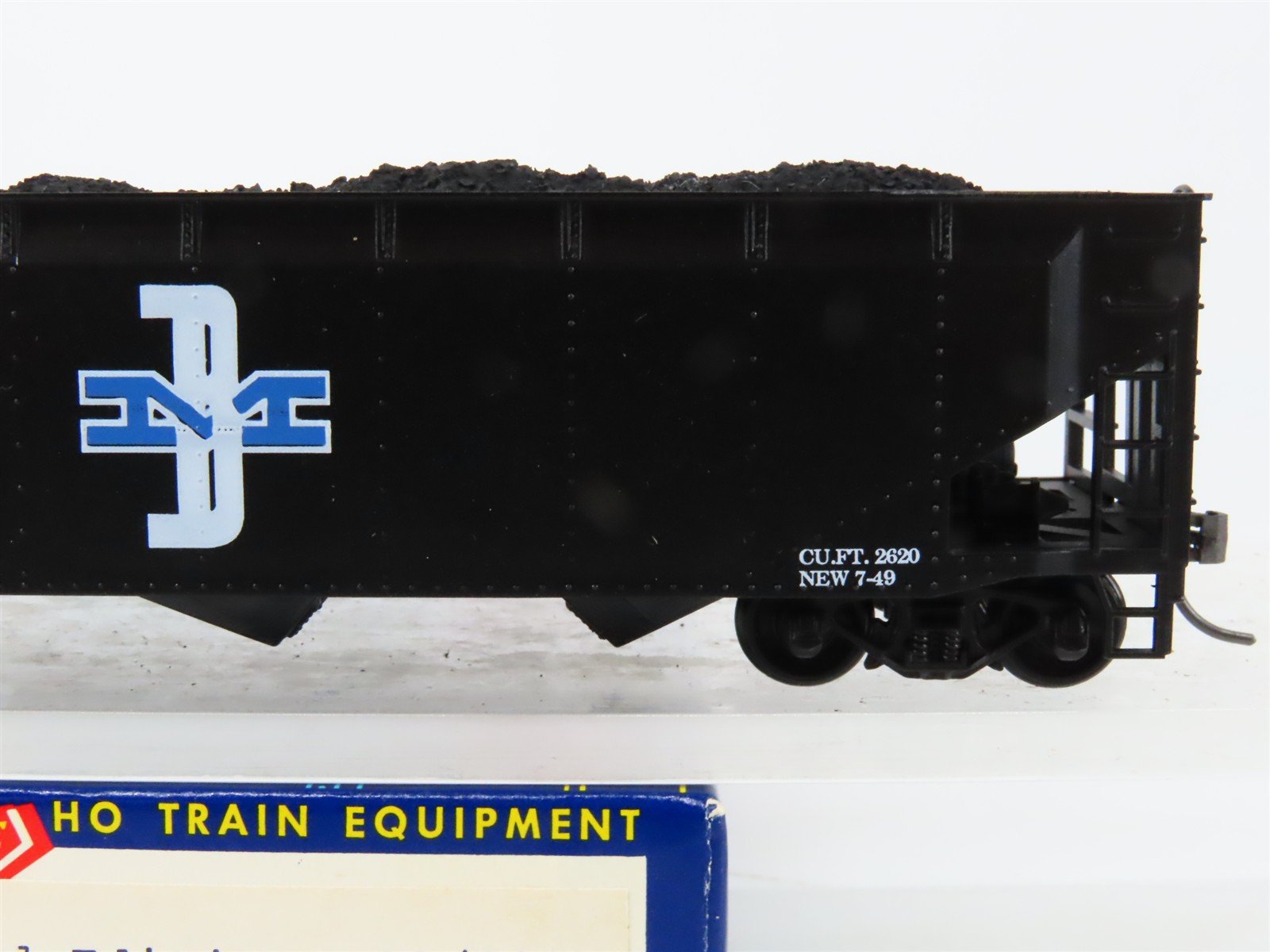 HO Scale Roundhouse LE BM Boston & Maine 3-Bay Hopper #7315 w/ Load - BUILT