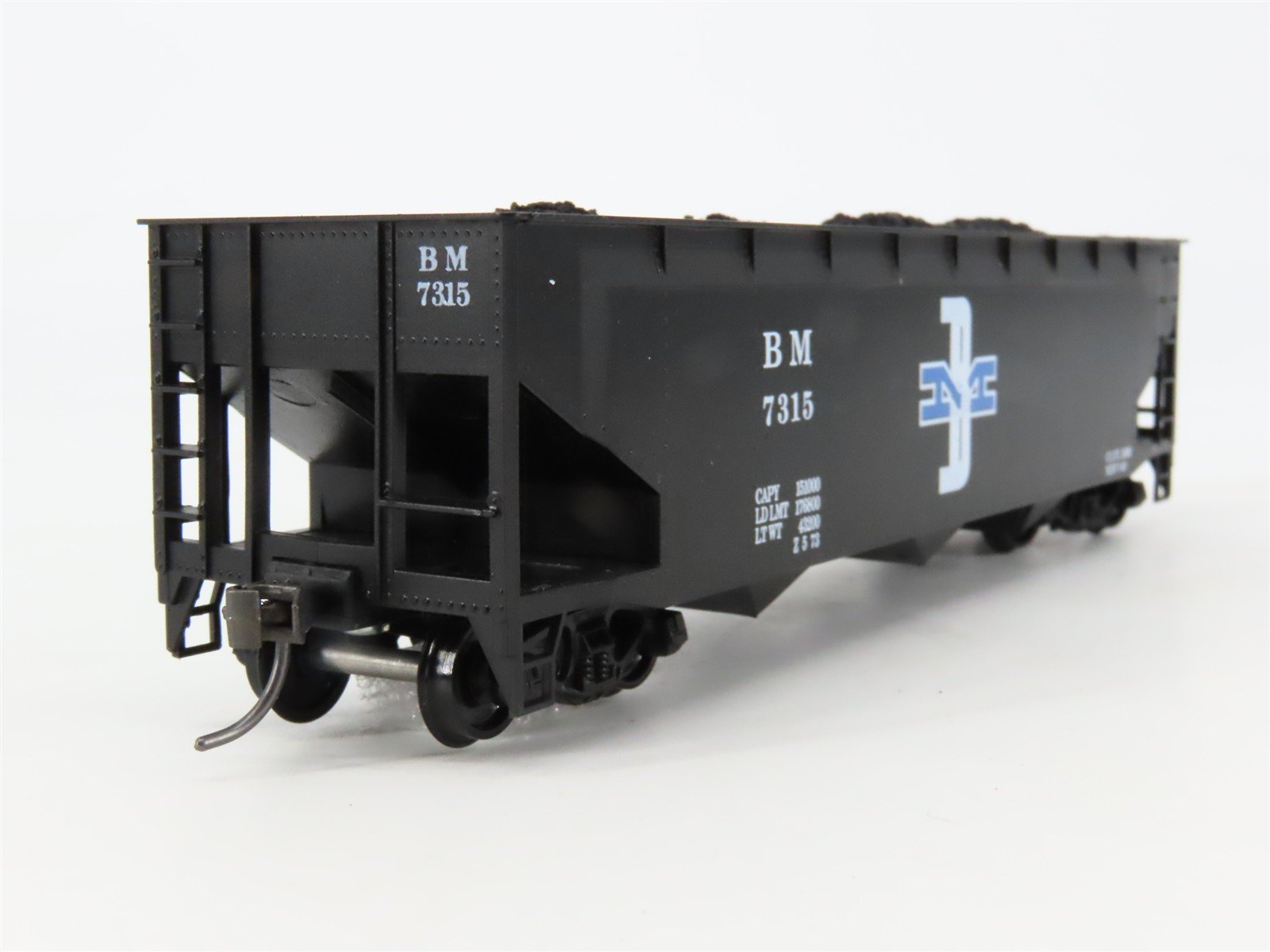 HO Scale Roundhouse LE BM Boston & Maine 3-Bay Hopper #7315 w/ Load - BUILT