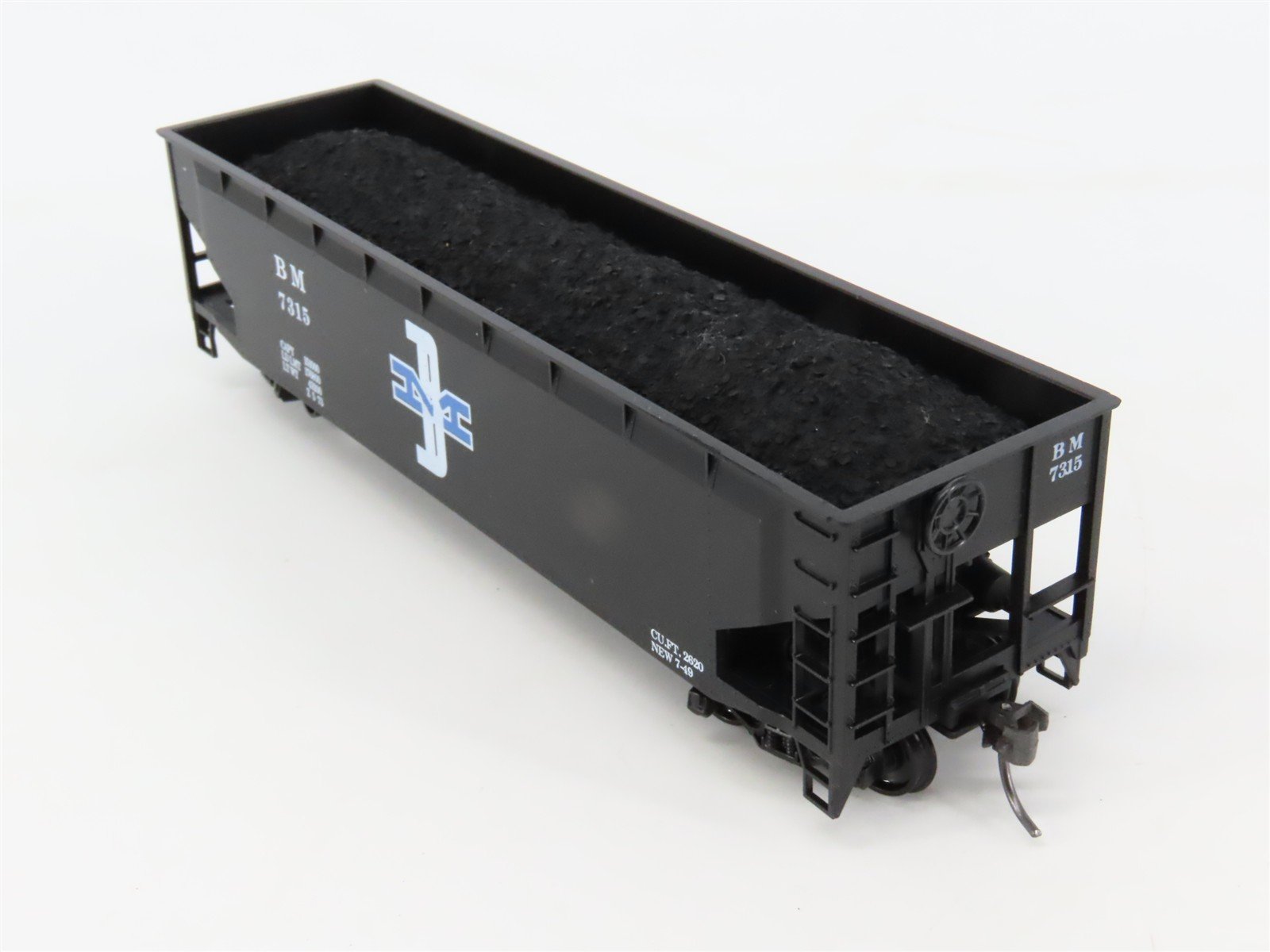 HO Scale Roundhouse LE BM Boston & Maine 3-Bay Hopper #7315 w/ Load - BUILT