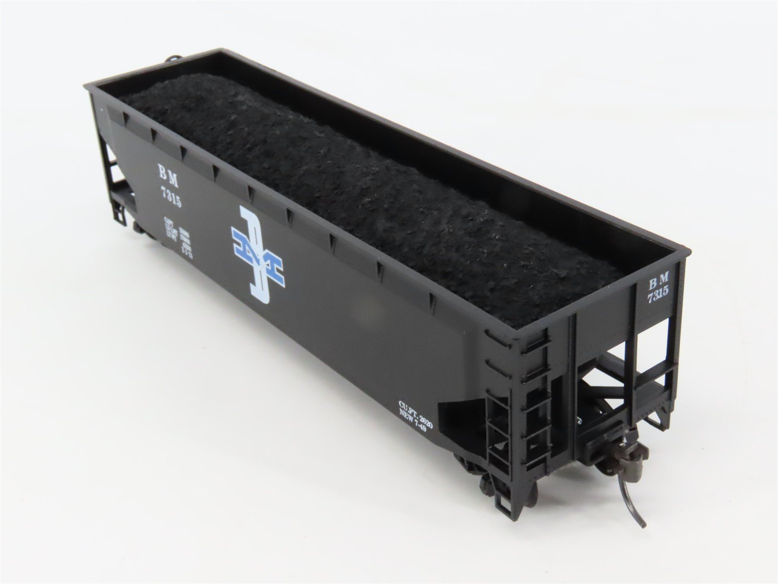 HO Scale Roundhouse LE BM Boston & Maine 3-Bay Hopper #7315 w/ Load - BUILT