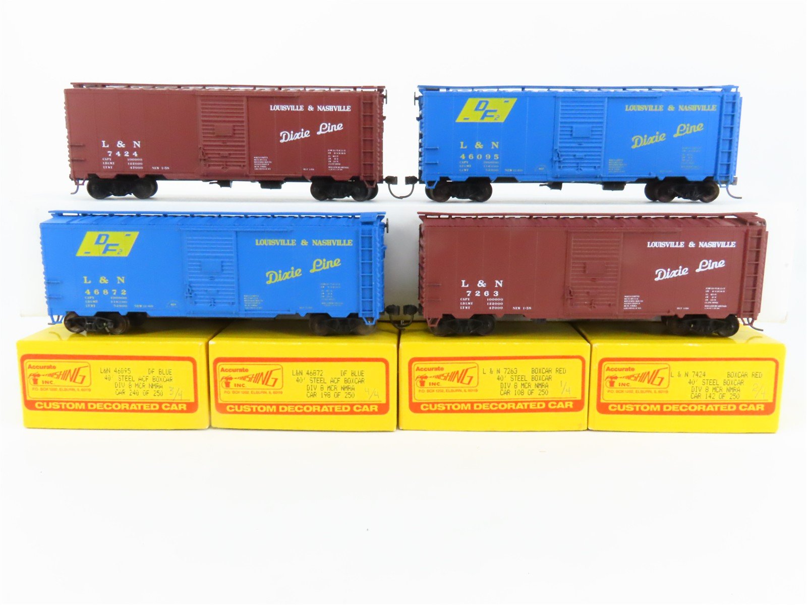 LOT of 4 HO Accurail L&N Louisville & Nashville "Dixie Line" 40' Boxcars - BUILT