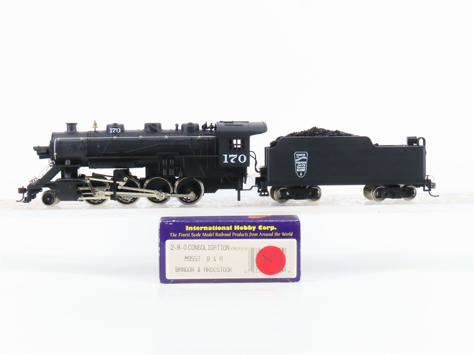 HO Scale IHC M9557 BAR Bangor & Aroostook 2-8-0 Steam Locomotive #170