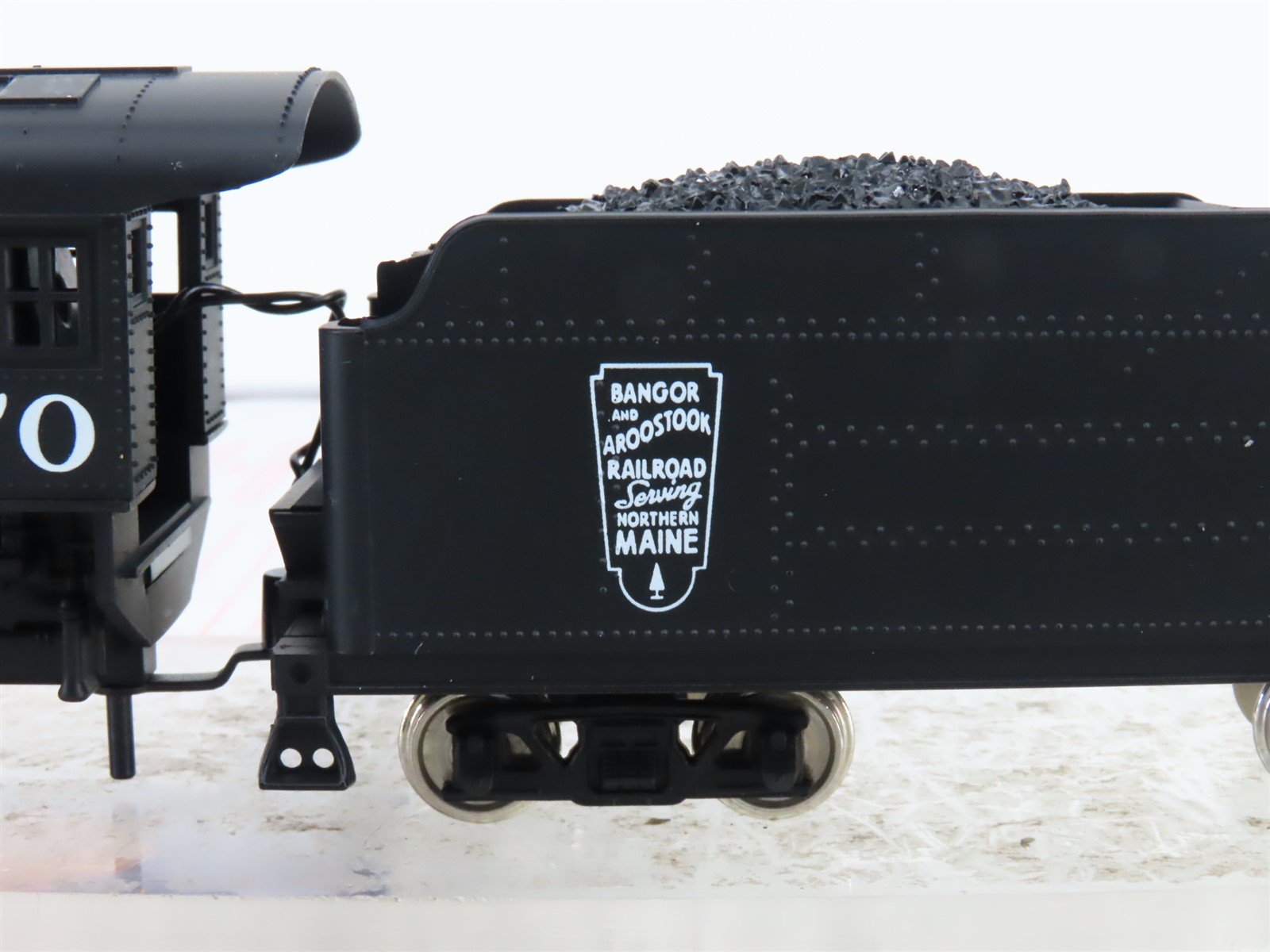 HO Scale IHC M9557 BAR Bangor & Aroostook 2-8-0 Steam Locomotive #170