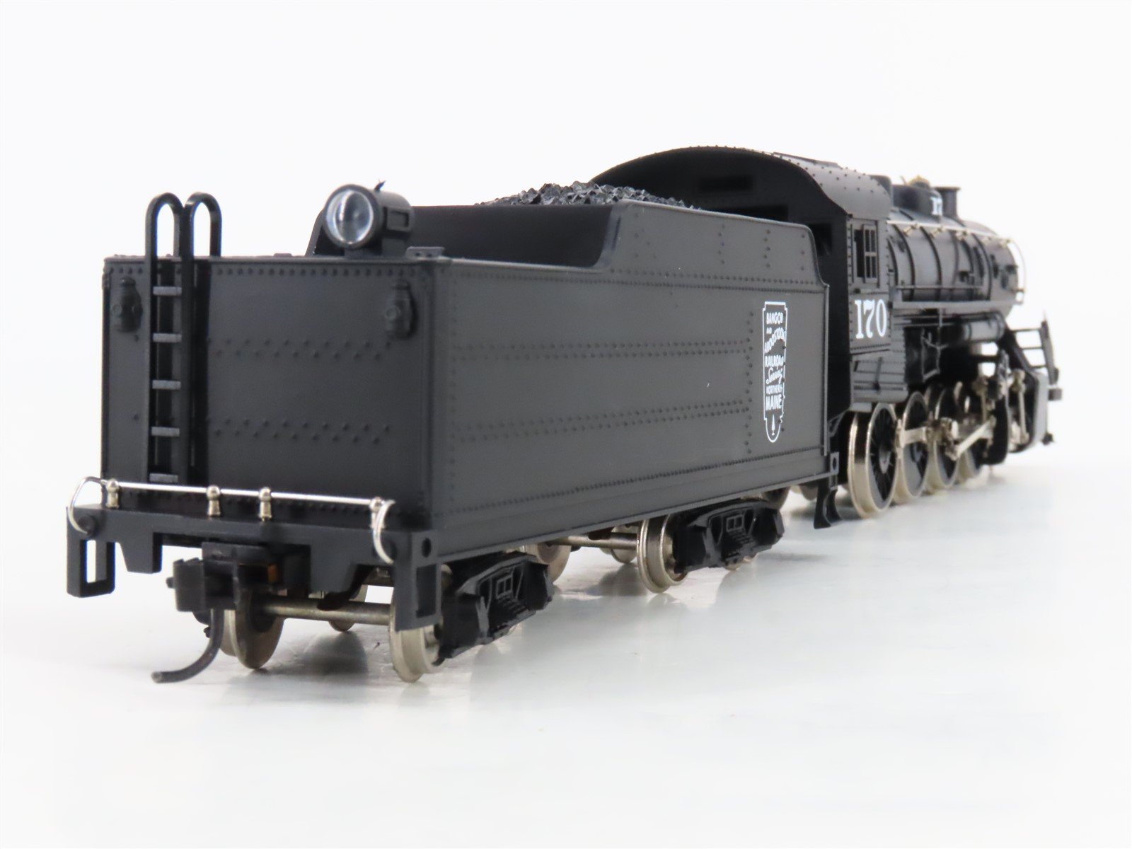 HO Scale IHC M9557 BAR Bangor & Aroostook 2-8-0 Steam Locomotive #170