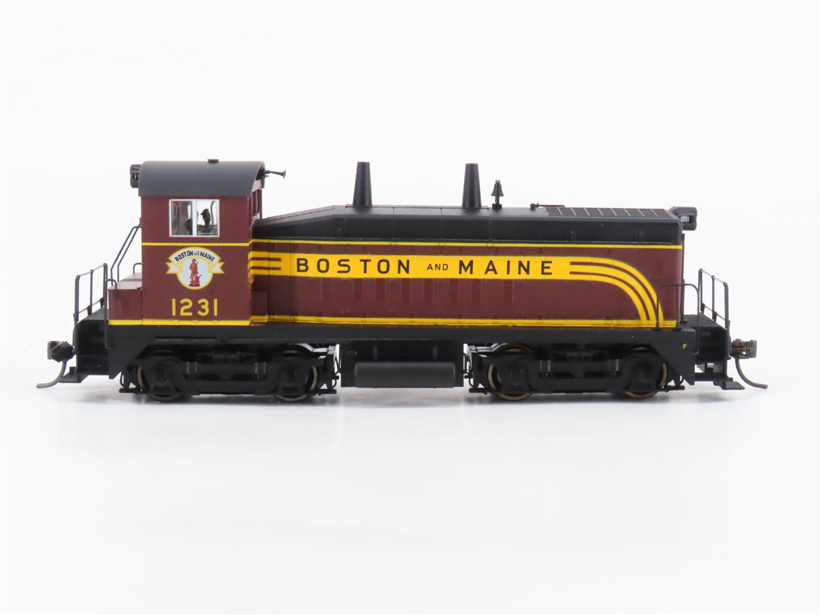 HO Scale Proto 2000 B&M Boston & Maine SW9 Diesel Locomotive #1231