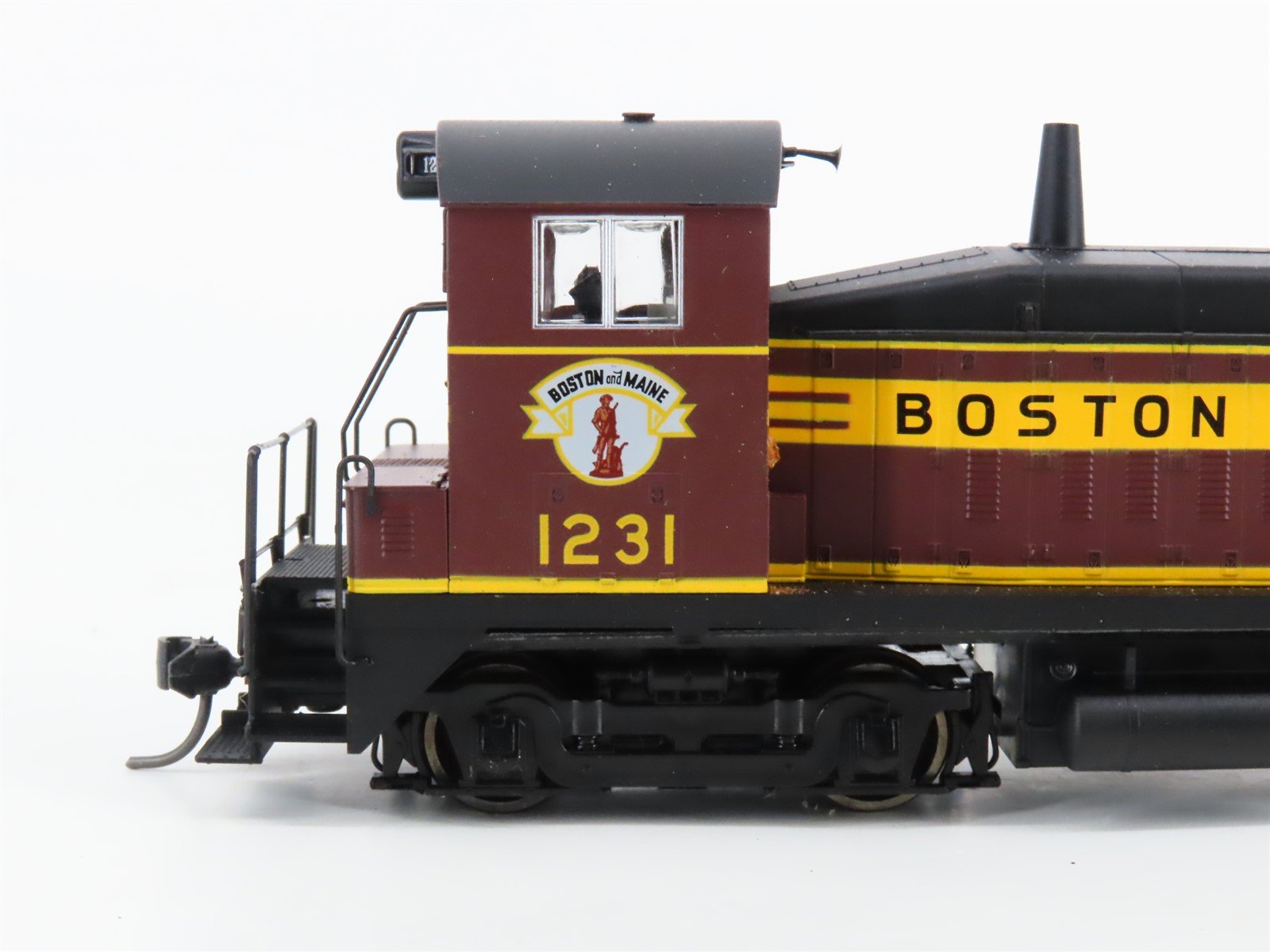 HO Scale Proto 2000 B&M Boston & Maine SW9 Diesel Locomotive #1231