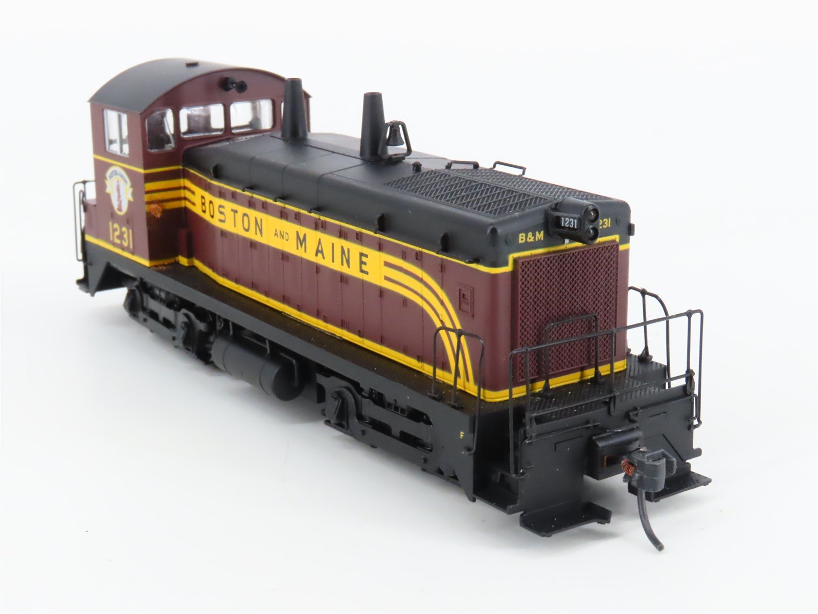 HO Scale Proto 2000 B&M Boston & Maine SW9 Diesel Locomotive #1231