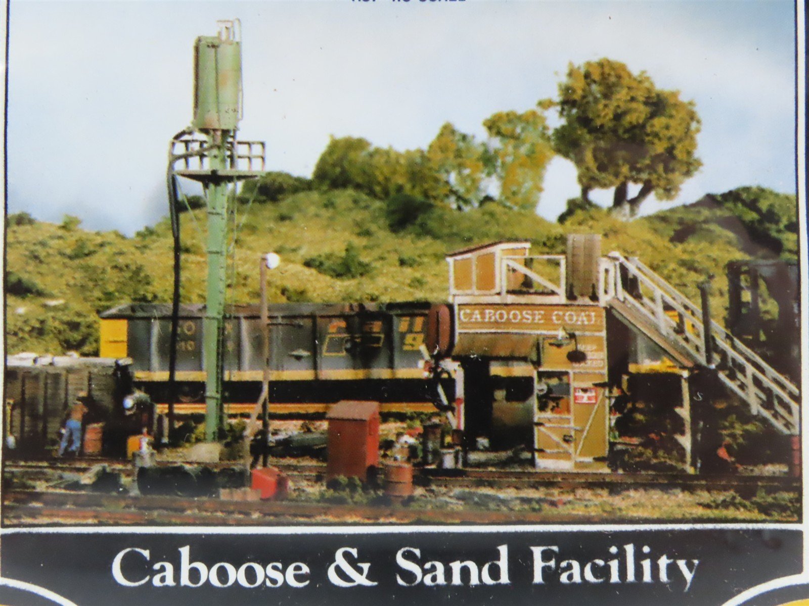 HO Woodland Scenics Trackside Scenes Kit TS 152 Caboose & Sand Facility - SEALED