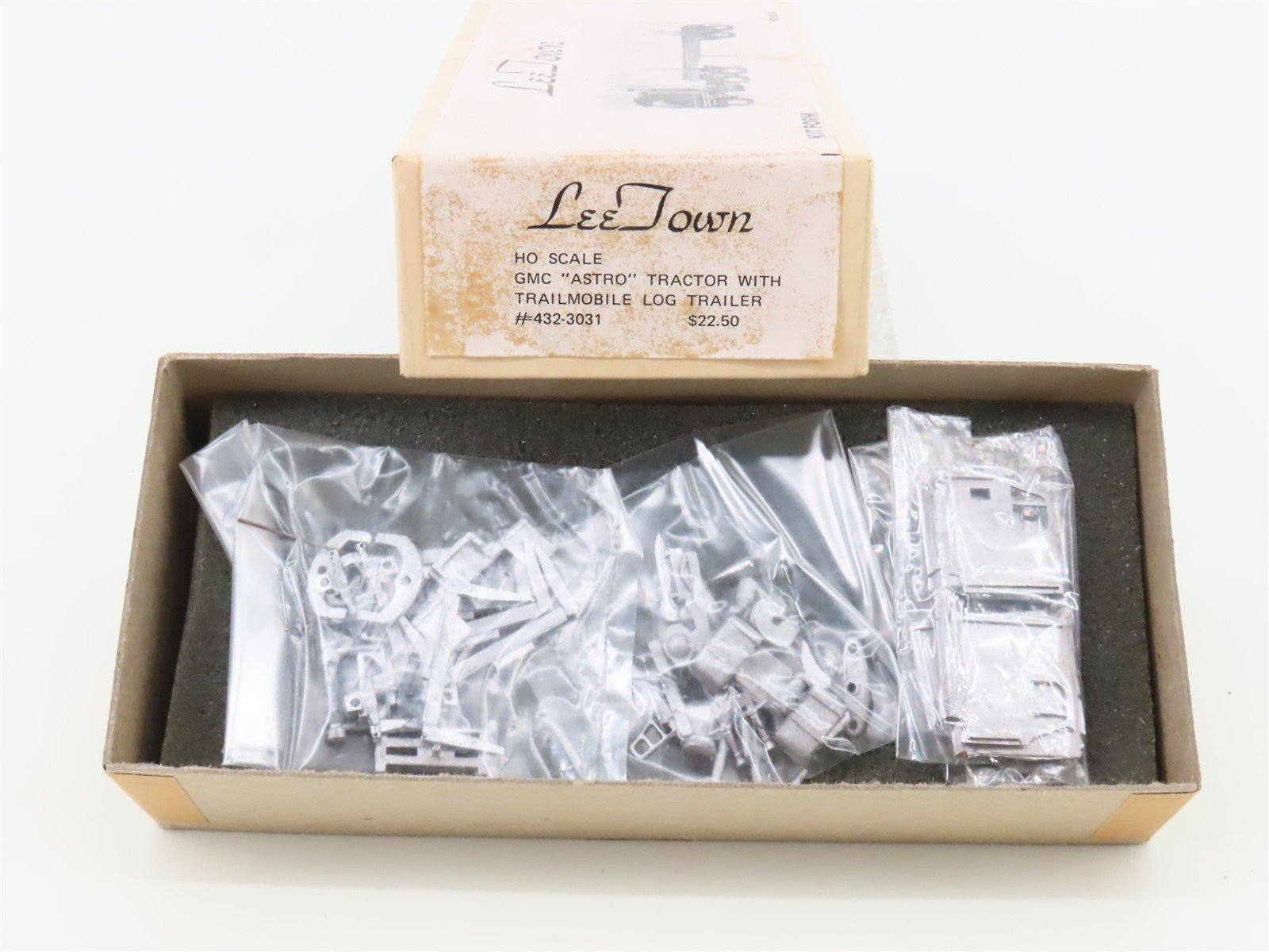 HO Lee Town 432-3031 Die-Cast GMC 