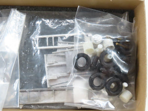 HO Scale Alloy Forms AF-3049 Die-Cast MACK B-61 Universal Tractor & Chassis Kit