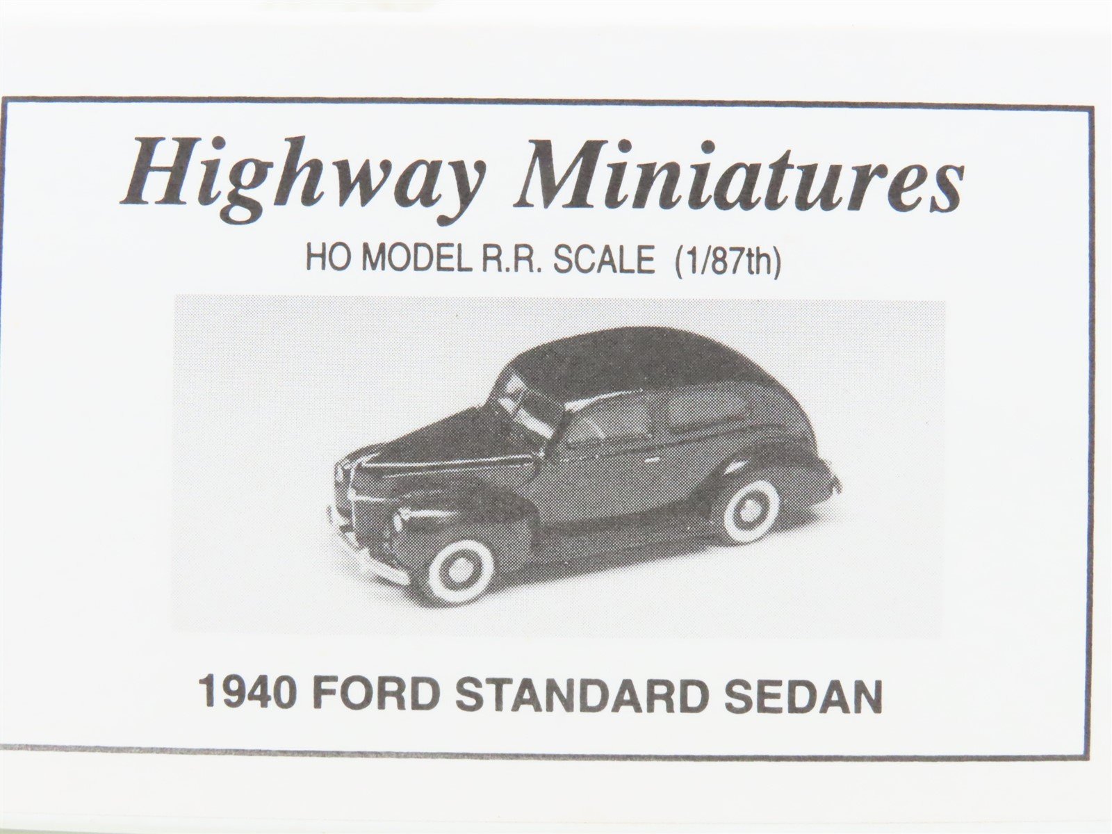 HO Scale Highway Miniatures 360-225 1940 Ford Standard Sedan Kit