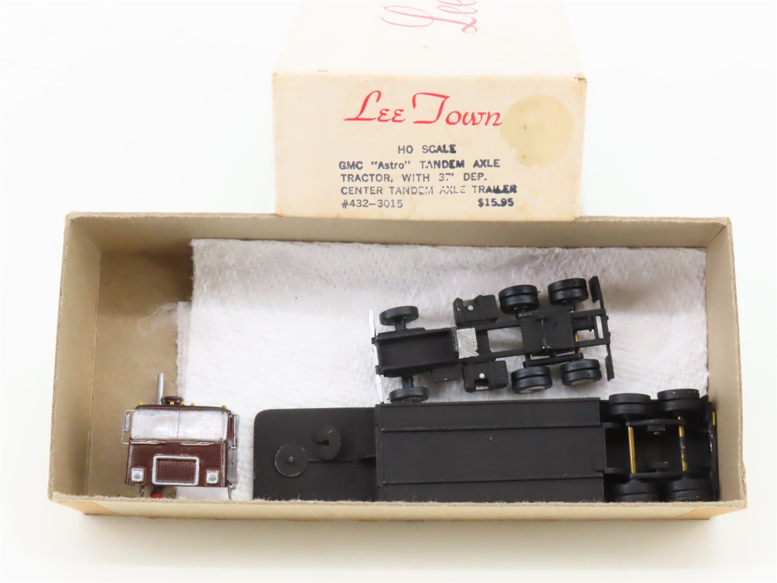 HO Scale Lee Town 432-3015 Die-Cast GMC "Astro" Tandem Axle Tractor CUSTOM