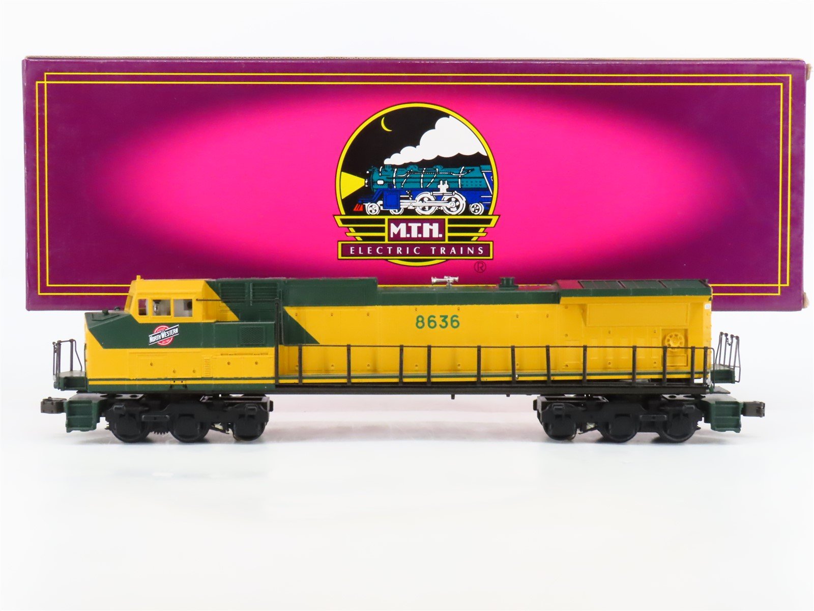 O Gauge 3-Rail MTH 20-2159-1 CNW Railway Dash 9 Diesel Locomotive #8636