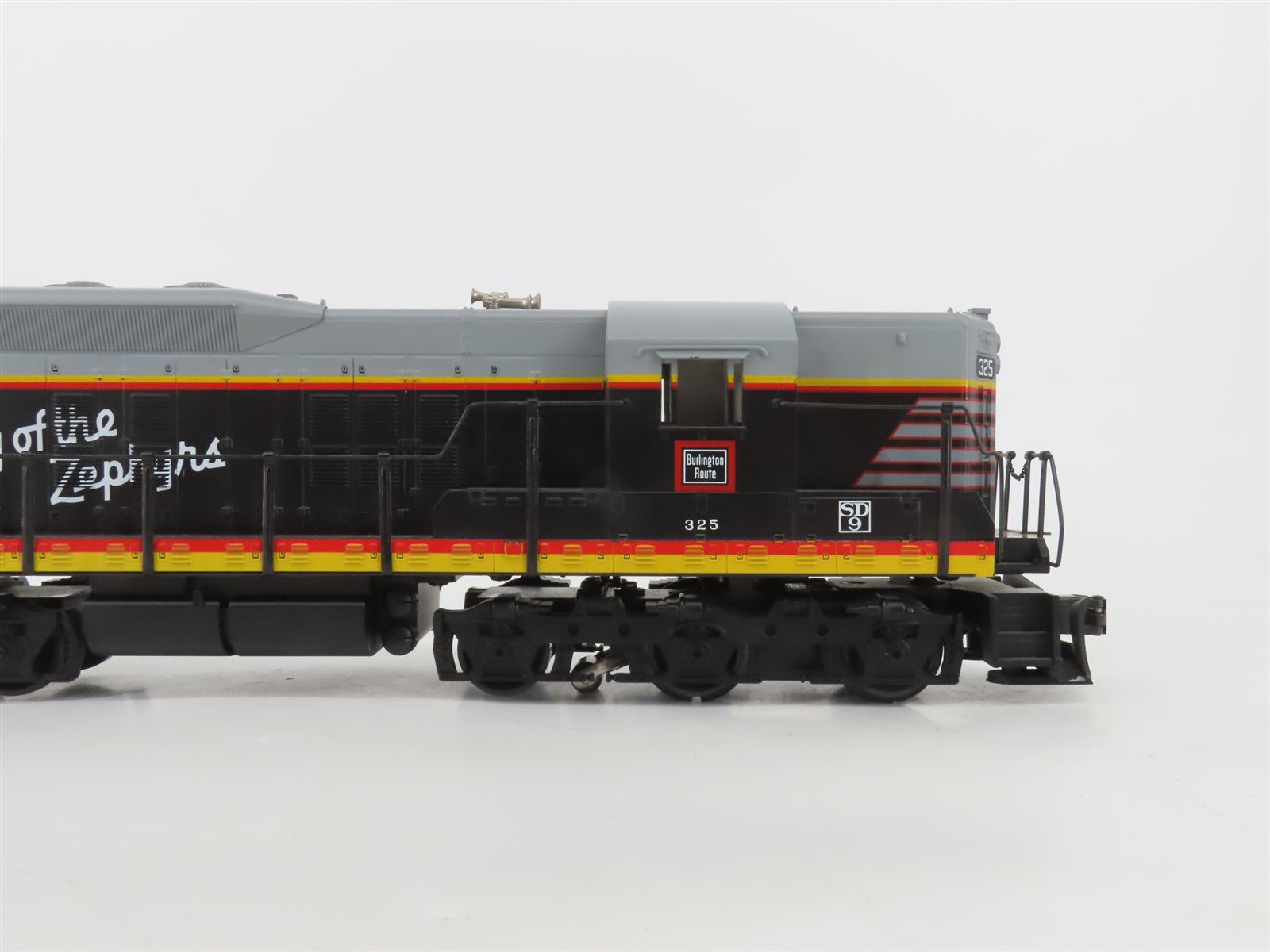 O Gauge 3-Rail MTH MT-2111LP CBQ Burlington SD9 Diesel Locomotive #325 w/Sound