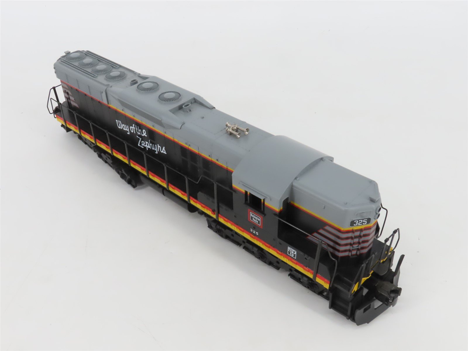O Gauge 3-Rail MTH MT-2111LP CBQ Burlington SD9 Diesel Locomotive #325 w/Sound
