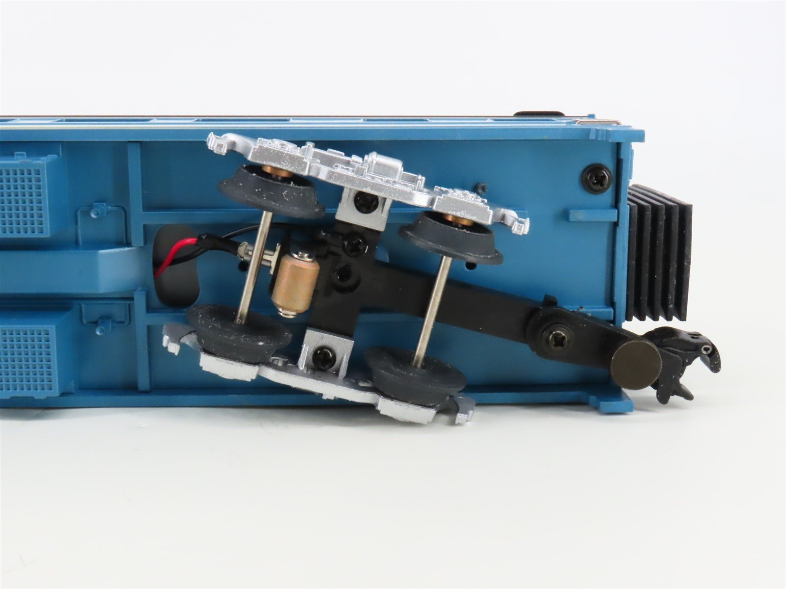 O Gauge 3-Rail MTH 20-6634 EMD Electro-Motive Division 70' Passenger 2-Car Set