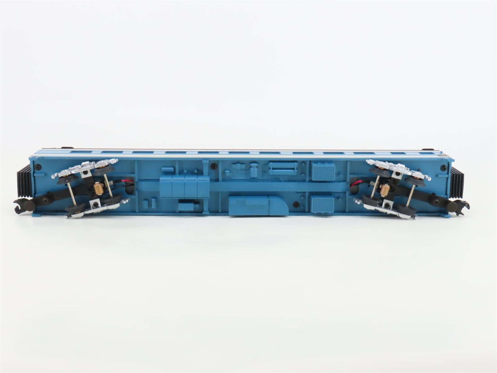 O Gauge 3-Rail MTH 20-6634 EMD Electro-Motive Division 70' Passenger 2-Car Set