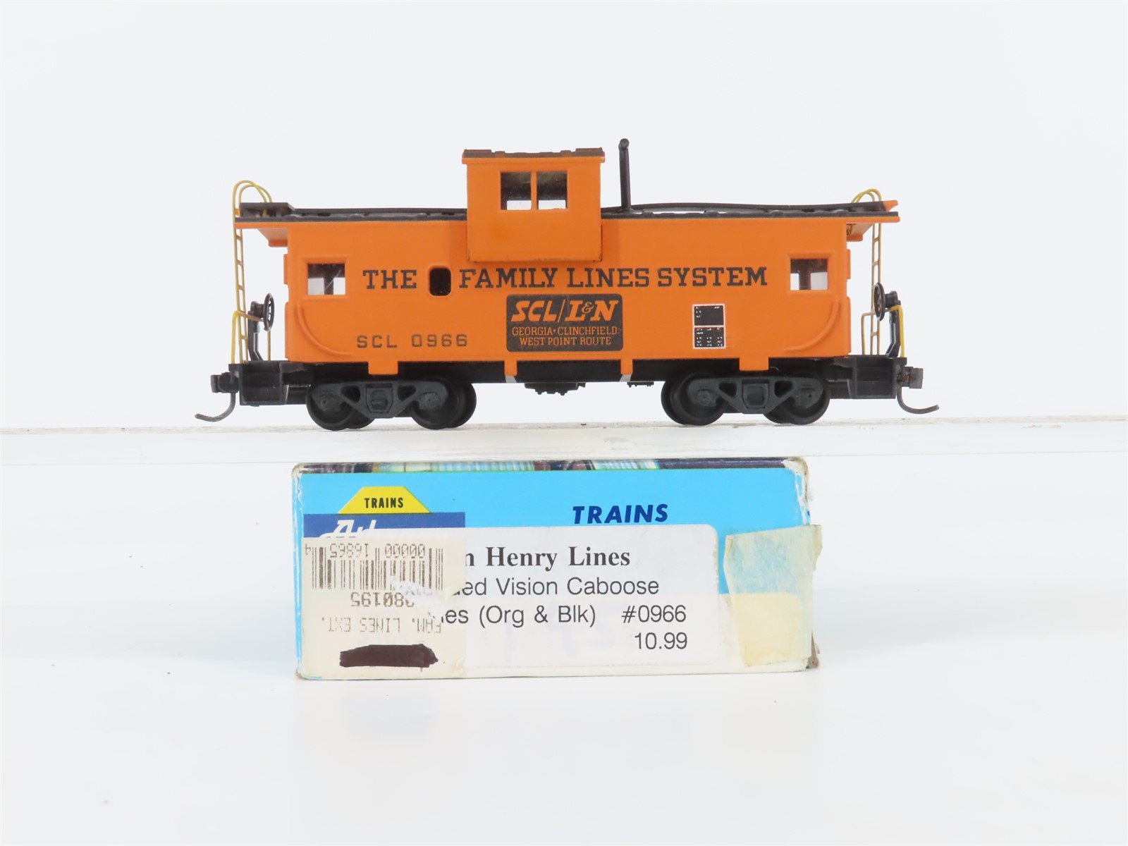 HO Scale Athearn SCL/L&N Family Lines Extended Vision Caboose #0966