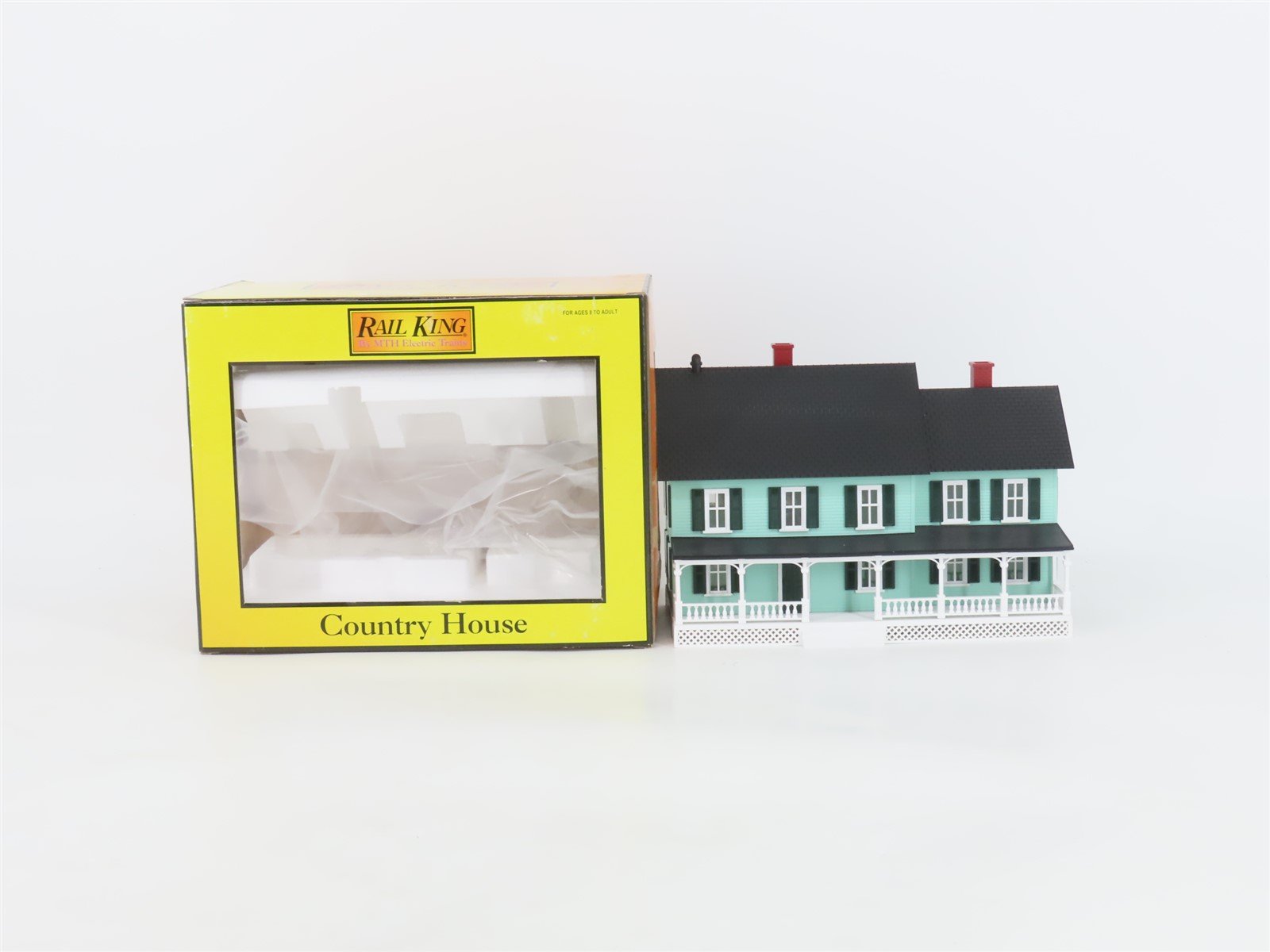 O 1/48 Scale MTH RailKing 30-9047 Country House - Green w/ Dark Green Shutters