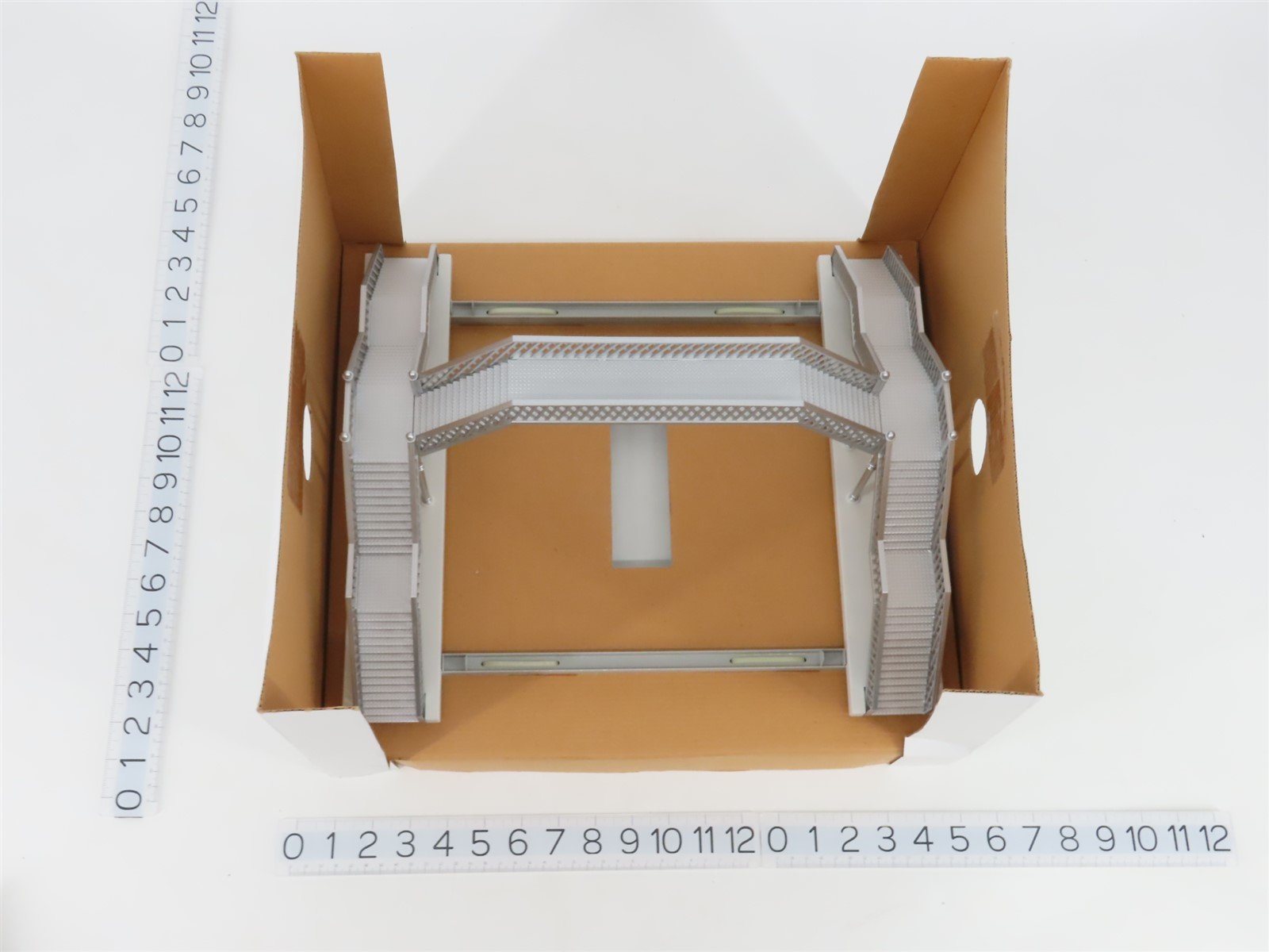 O 1/48 Scale Lionel 6-14083 Pedestrian Walkover
