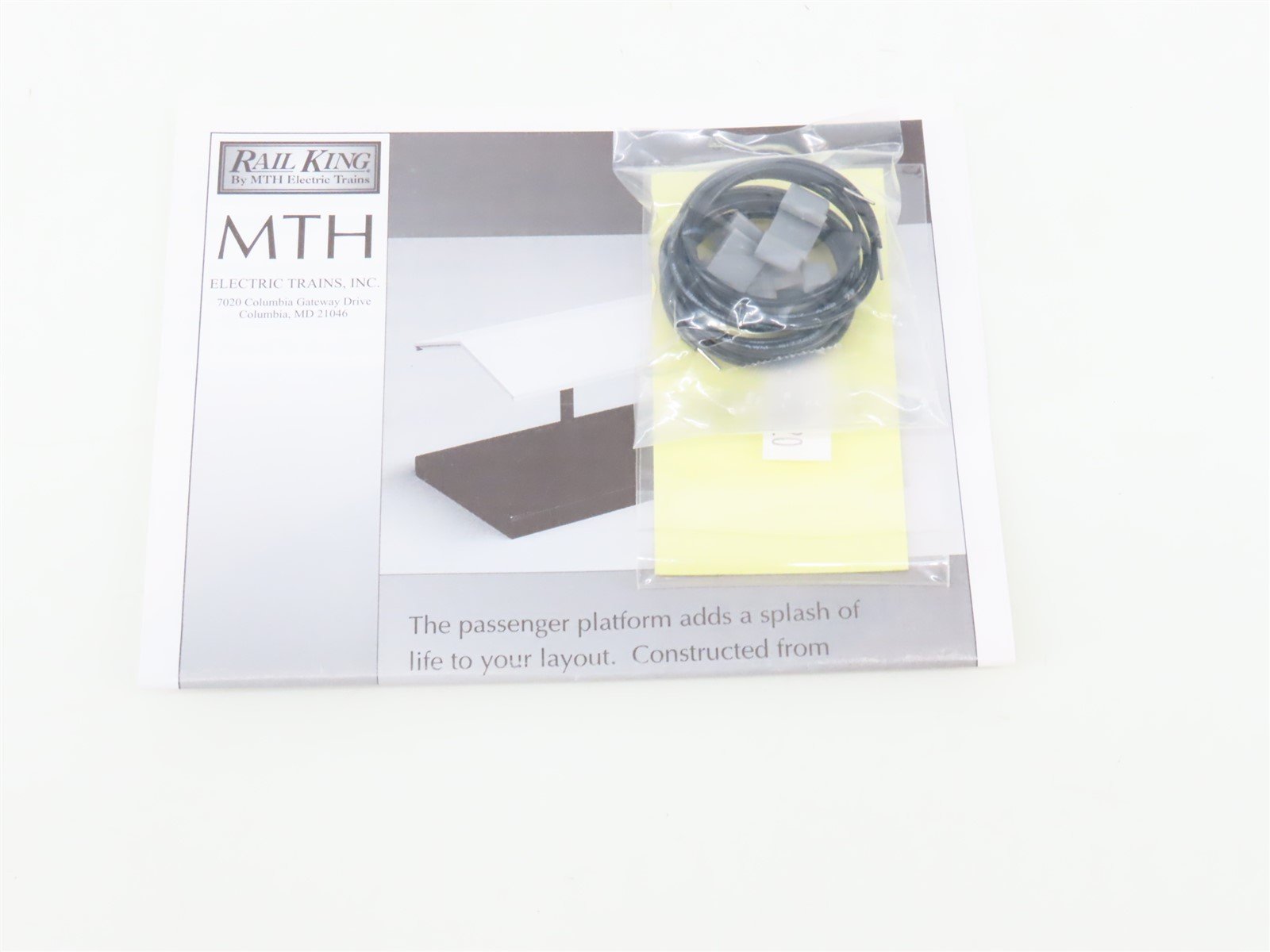 O 1/48 Scale MTH RailKing 30-9006 Passenger Station Platform - Gray & Brown