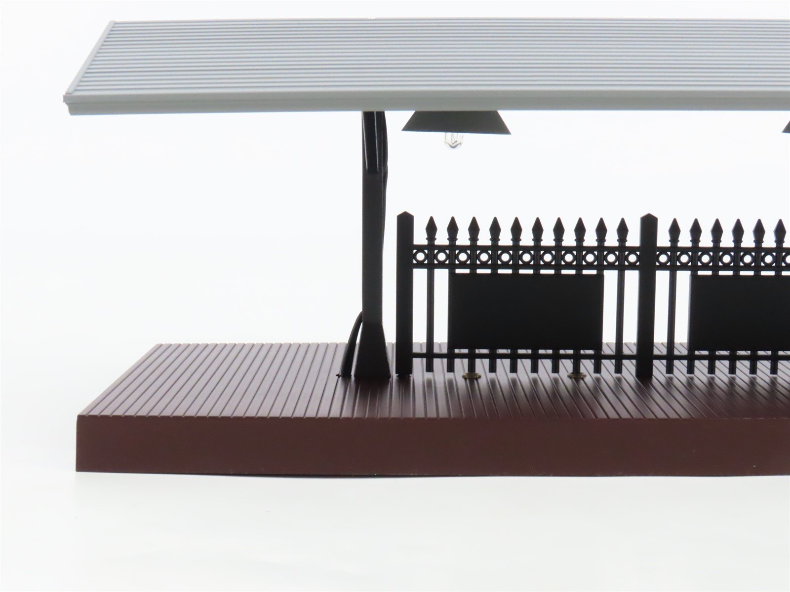 O 1/48 Scale MTH RailKing 30-9006 Passenger Station Platform - Gray & Brown