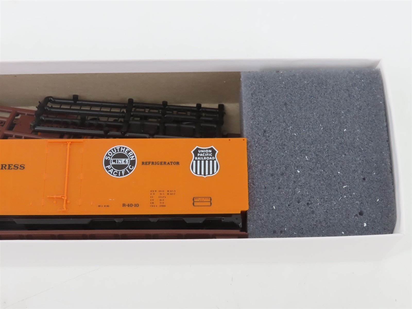HO InterMountain Kit 41703-11 UP SP PFE Pacific Fruit Express Reefer #42628