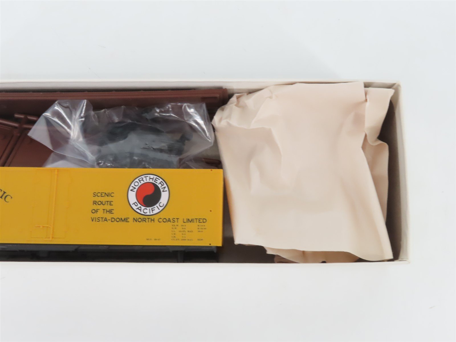 HO Scale InterMountain Kit 40502-03 NP Northern Pacific Ice Bunker Reefer #91032