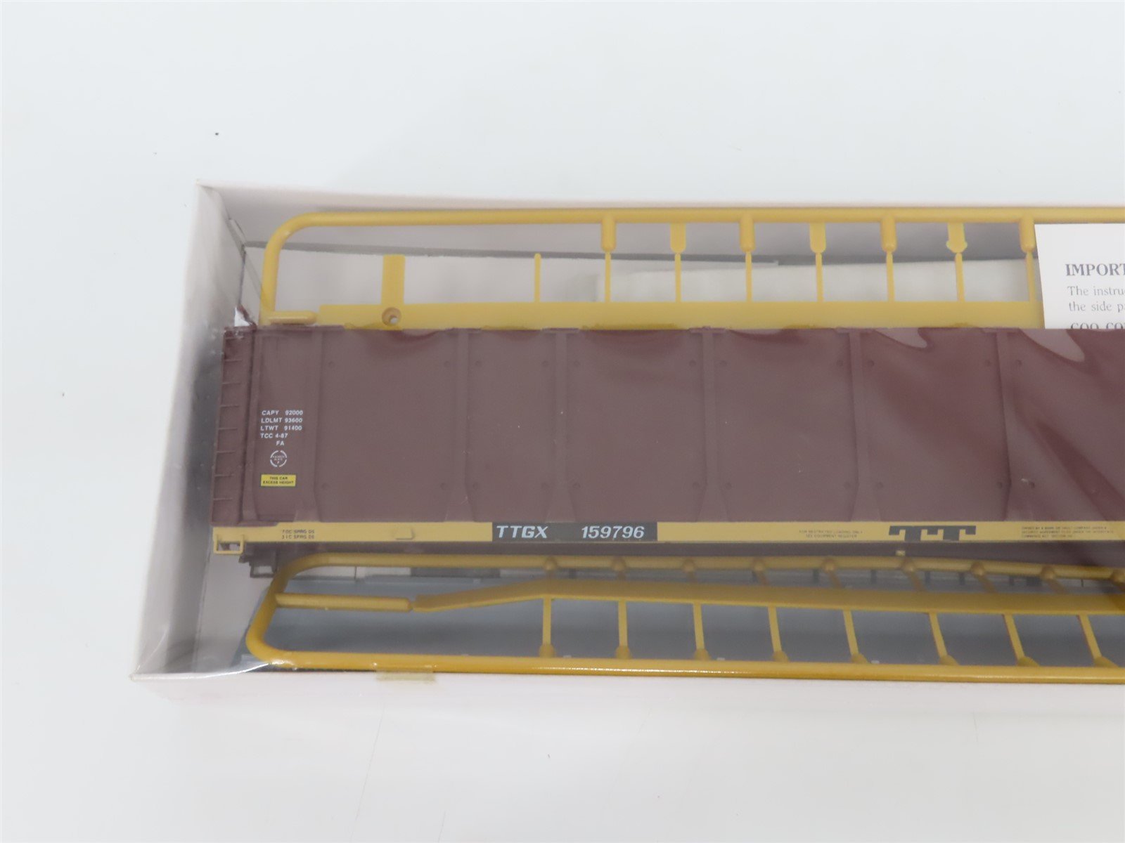 HO Scale Walthers Kit 932-4807 TTGX TTX SP 89' Enclosed Auto Carrier #159796