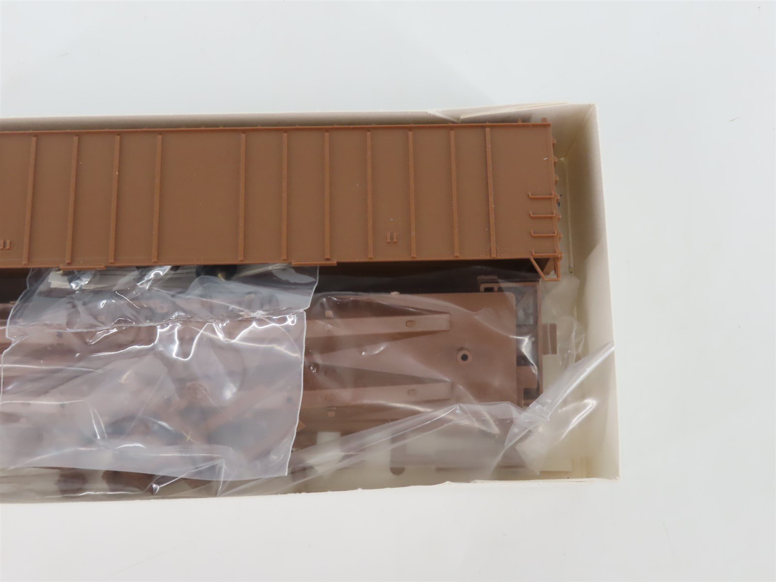 HO Scale Walthers Kit 932-3650 Undecorated 50' Airslide Hopper