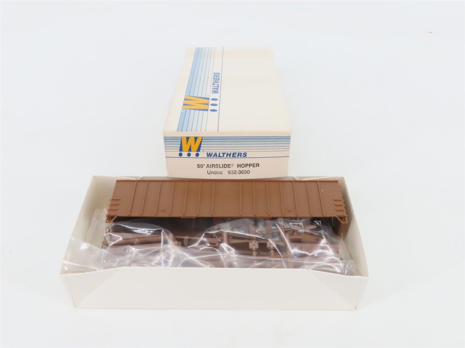 HO Scale Walthers Kit 932-3650 Undecorated 50' Airslide Hopper