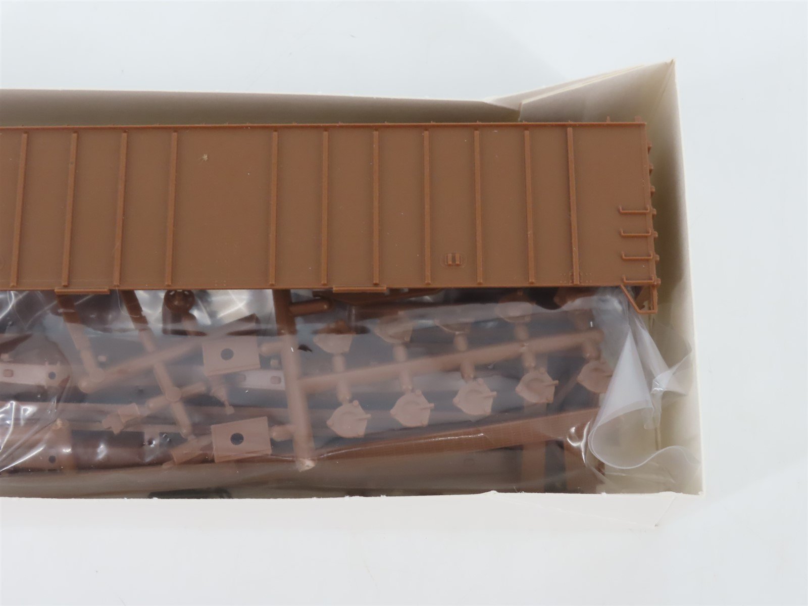 HO Scale Walthers Kit 932-3650 Undecorated 50' Airslide Hopper