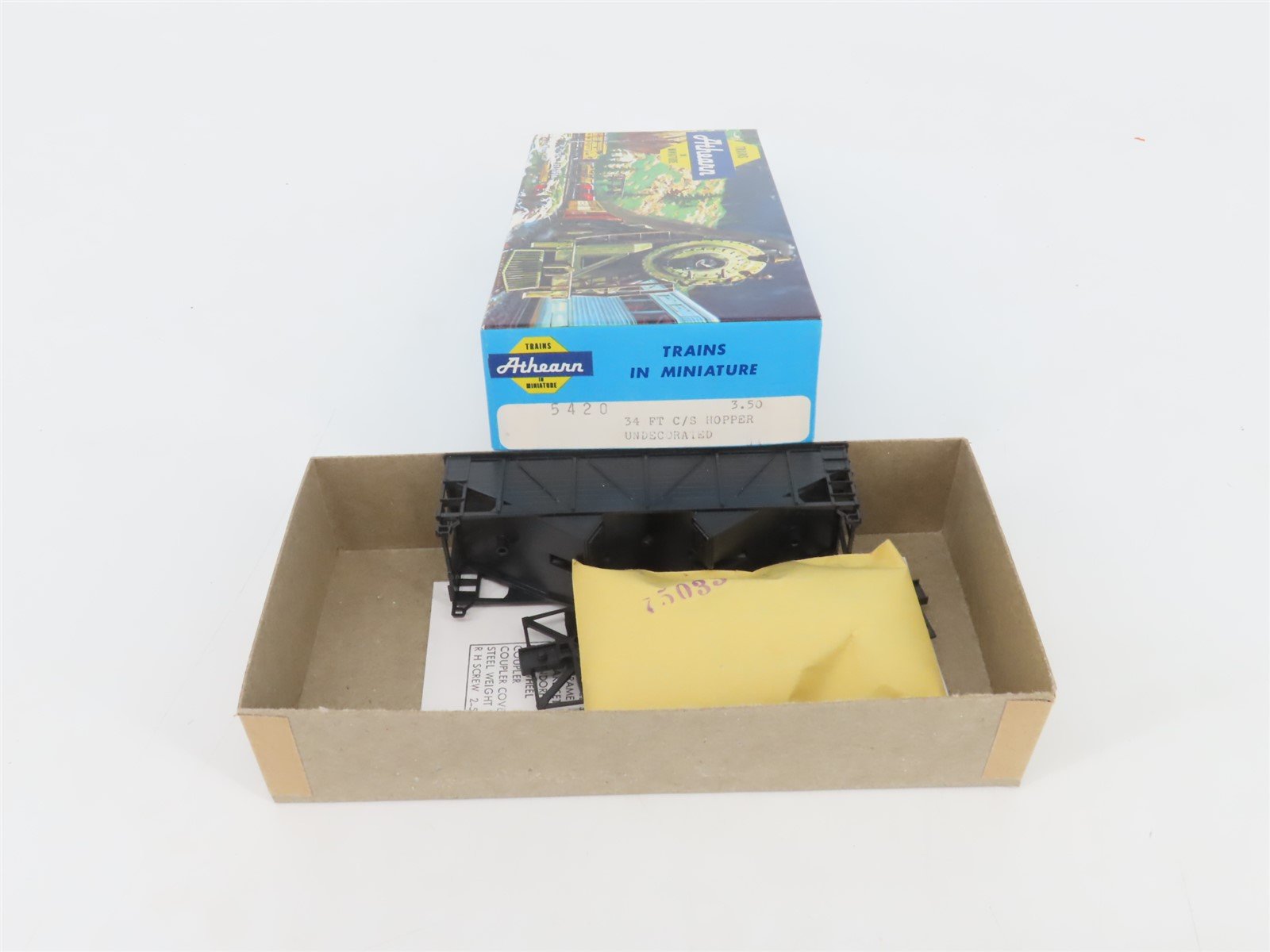 HO Scale Athearn Kit 5420 Undecorated 34' Composite Side 2-Bay Open Hopper