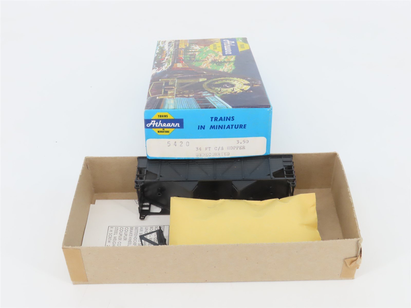 HO Scale Athearn Kit 5420 Undecorated 34' Composite Side 2-Bay Open Hopper