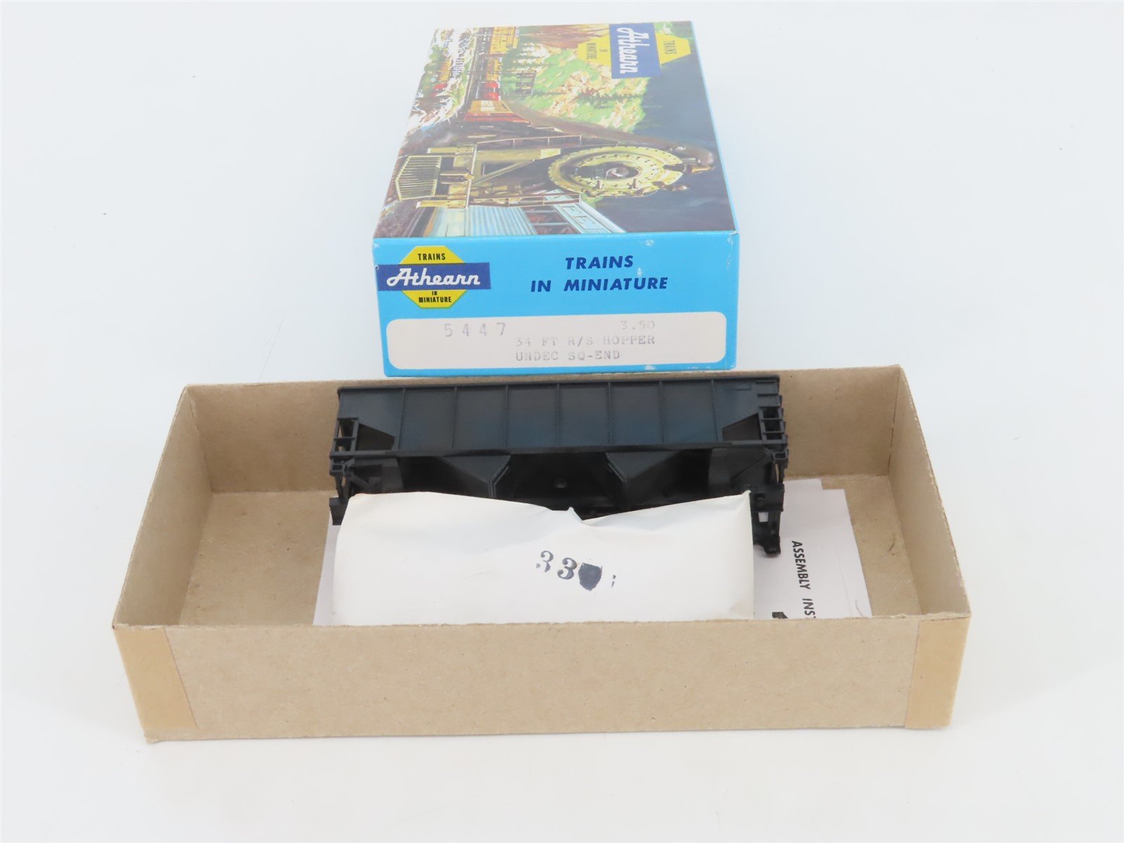 HO Scale Athearn Kit 5447 Undecorated 34' Rib Side 2-Bay Open Hopper