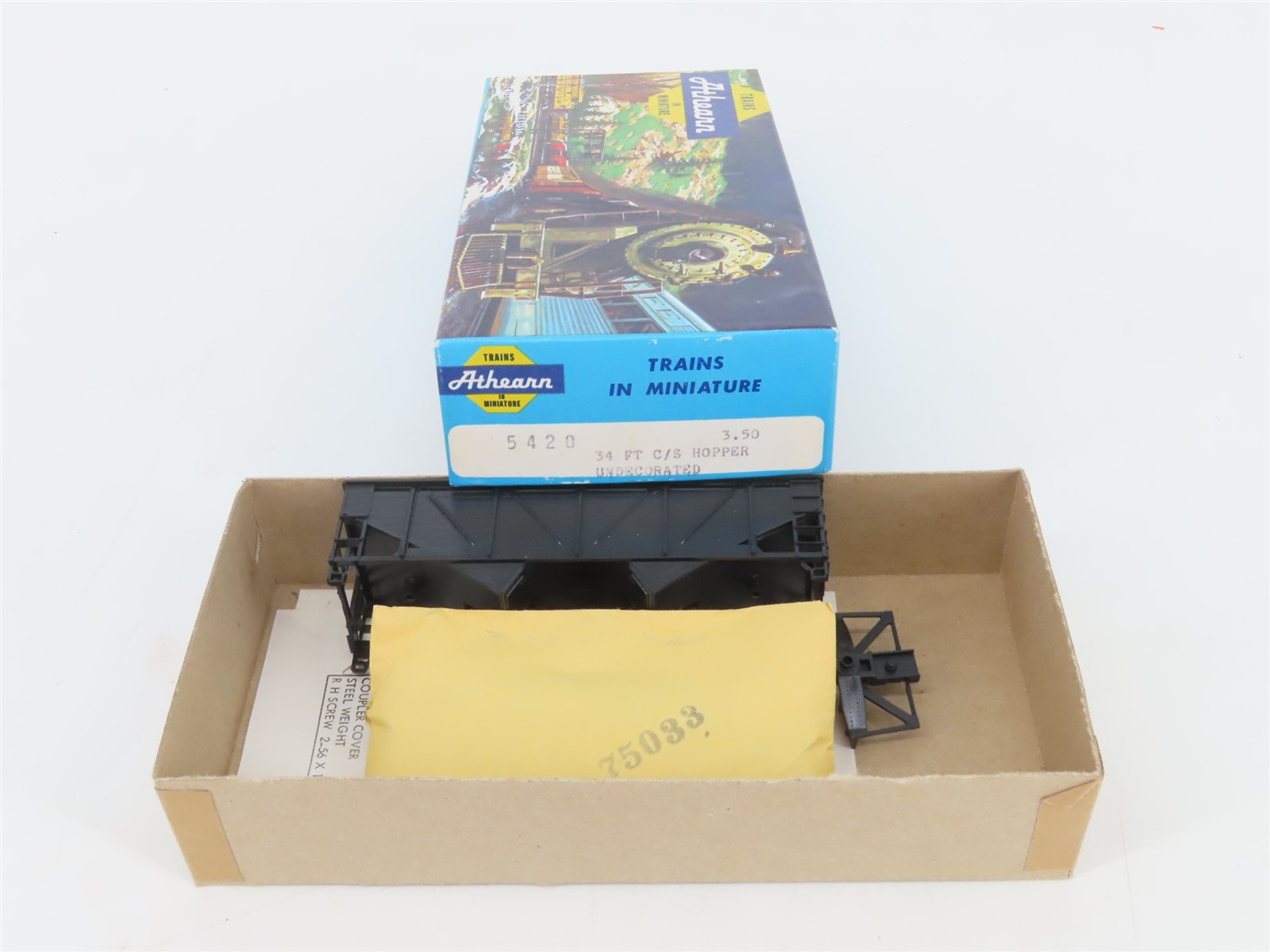 HO Scale Athearn Kit 5420 Undecorated 34' 2-Bay Composite Side Open Hopper