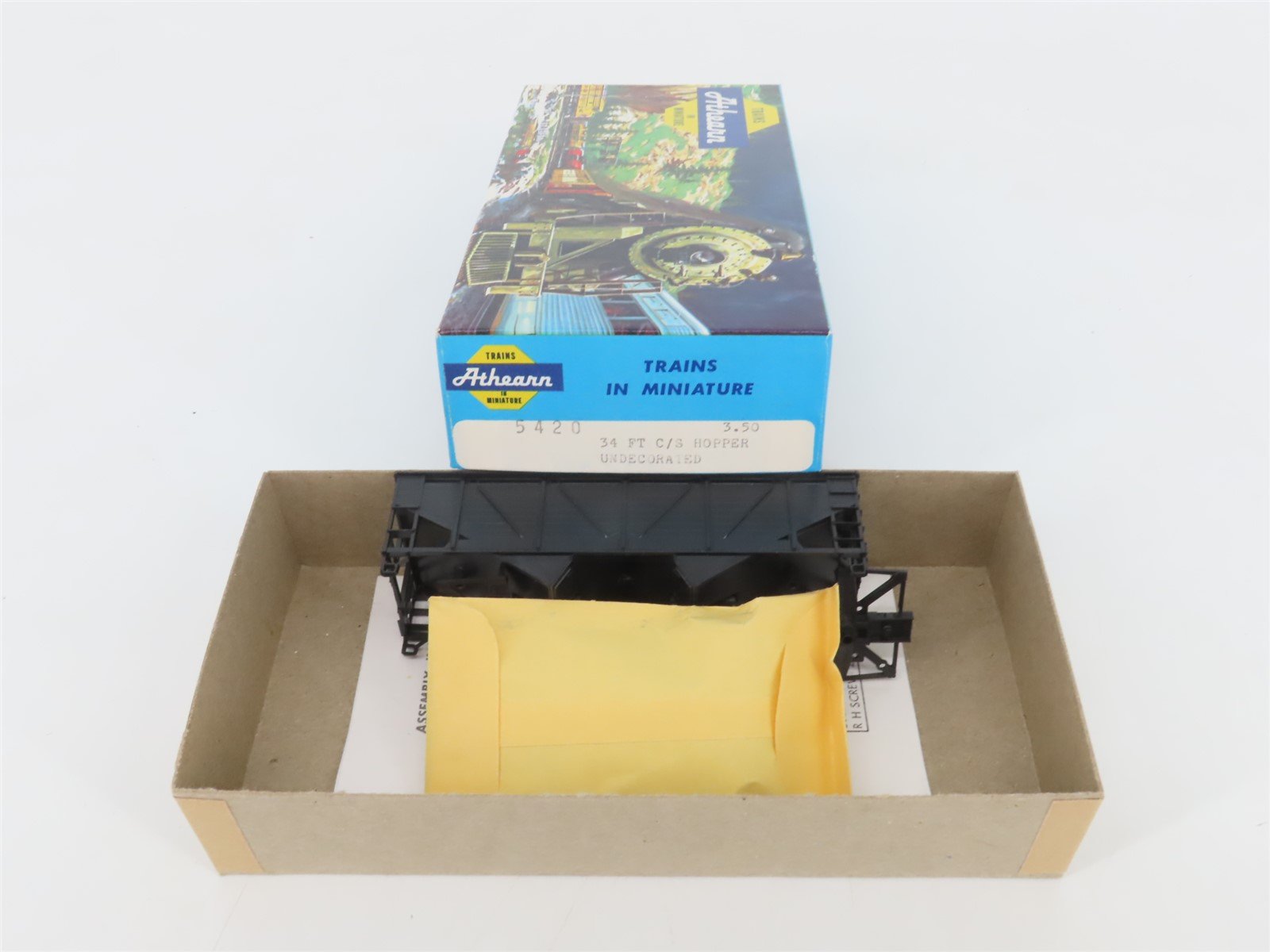 HO Scale Athearn Kit 5420 Undecorated 34' 2-Bay Composite Side Open Hopper