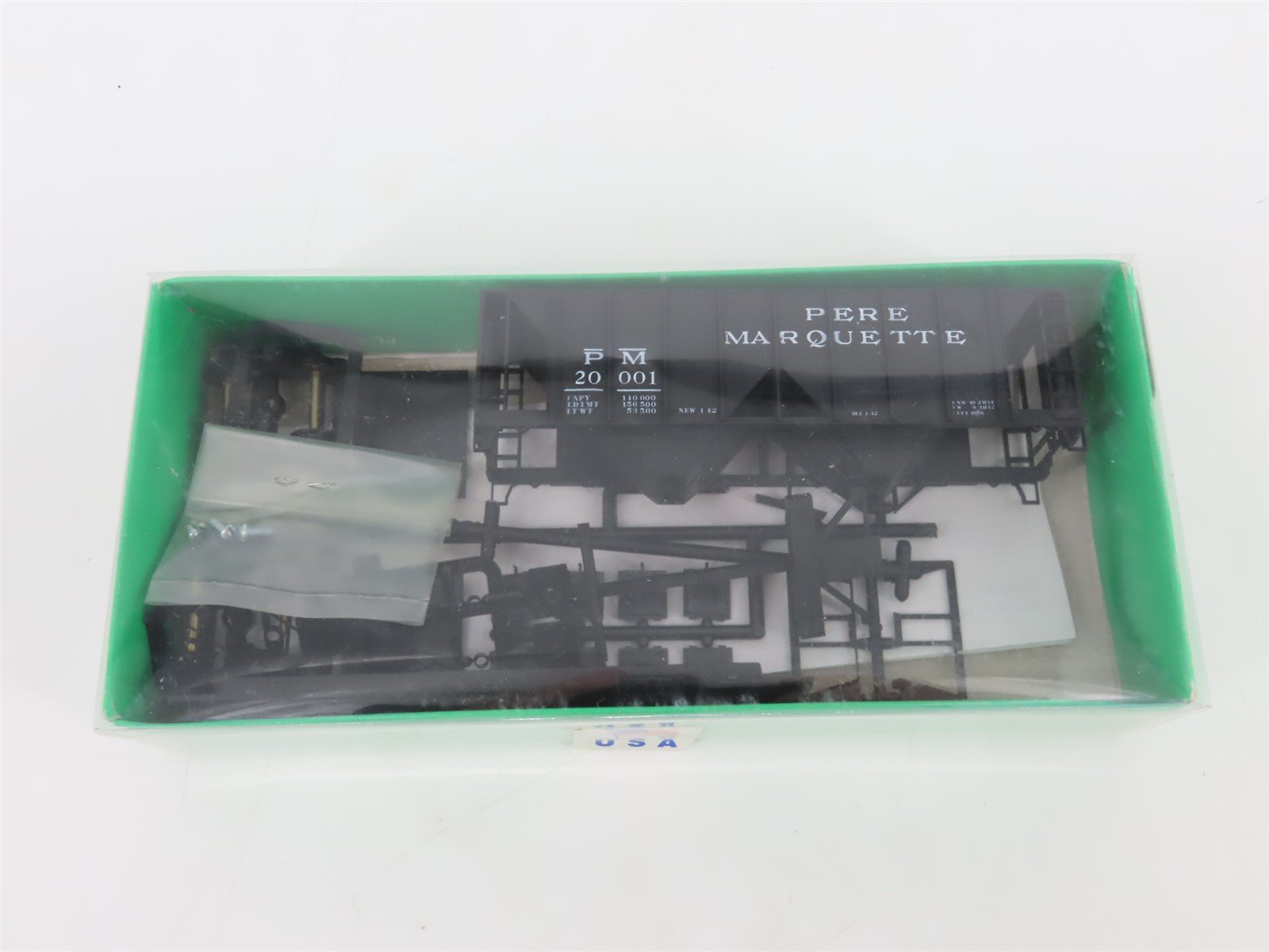 HO Scale Bowser Kit 55633 PM Pere Marquette 70-Ton 2-Bay Covered Hopper #20001