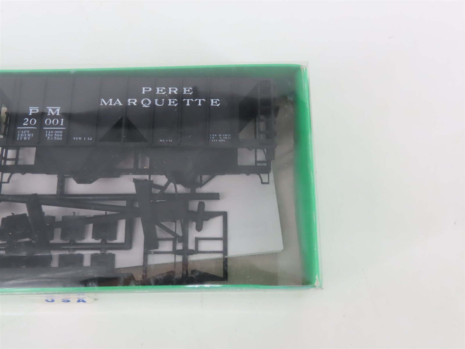 HO Scale Bowser Kit 55633 PM Pere Marquette 70-Ton 2-Bay Covered Hopper #20001