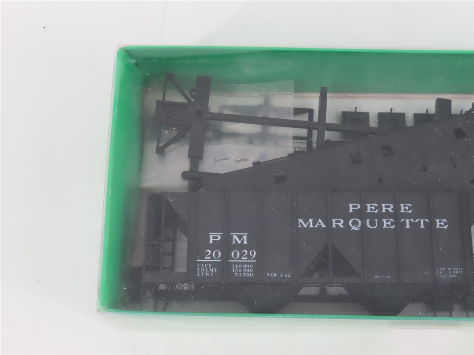 HO Scale Bowser Kit 55633 PM Pere Marquette 2-Bay Covered Hopper #20029 - SEALED