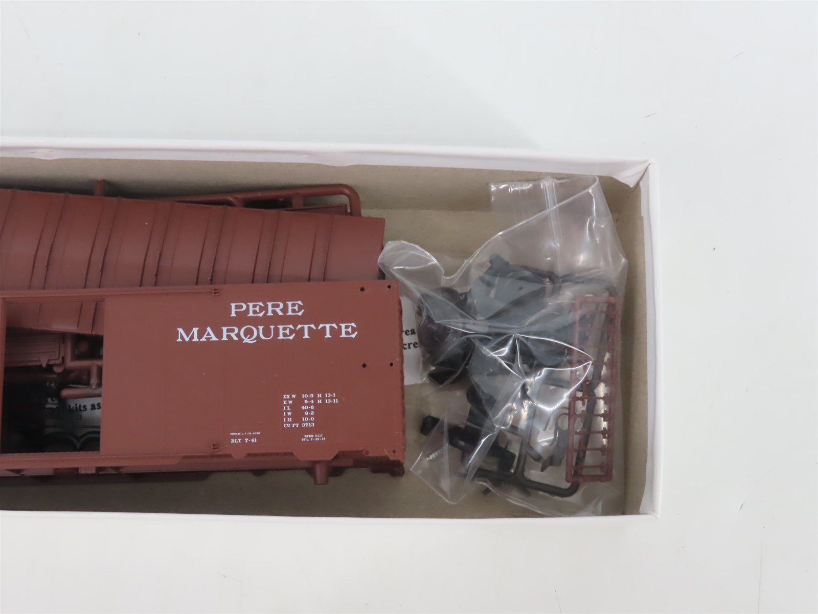 HO Scale Red Caboose Kit RC-9556 PM Pere Marquette 1937 AAR 40' Box Car #84199