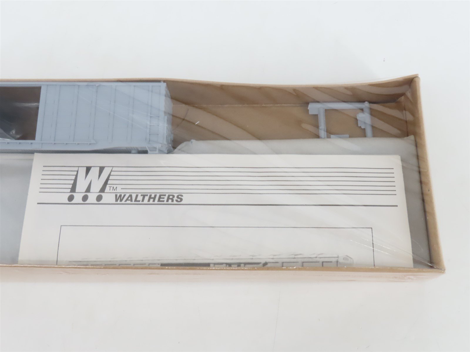 HO Scale Walthers Kit 932-4700 Undecorated 50' Waffle Side Box Car