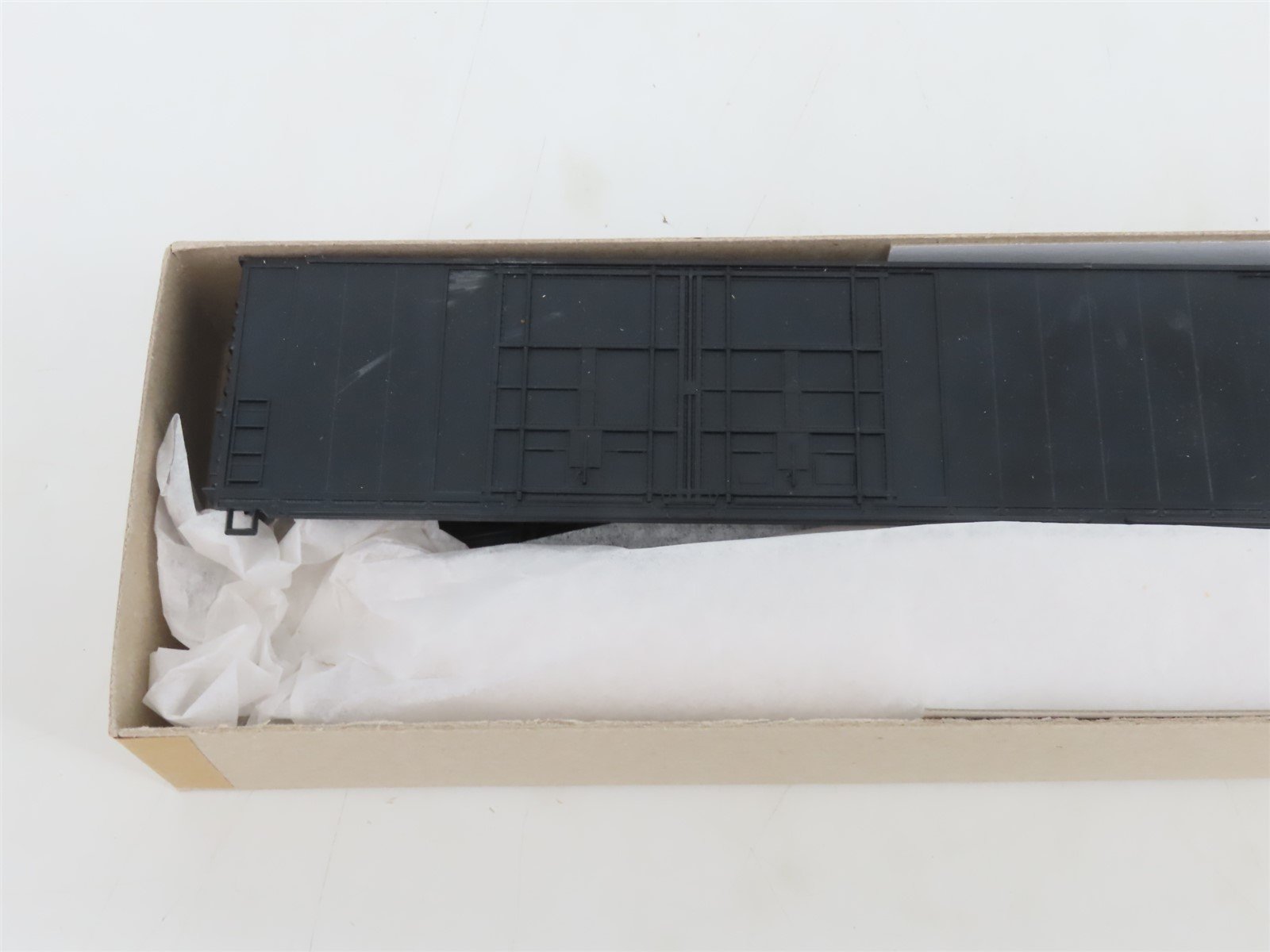 HO Scale Athearn Kit 1985 Undecorated 86' Hi-Cube 8-Door Box Car