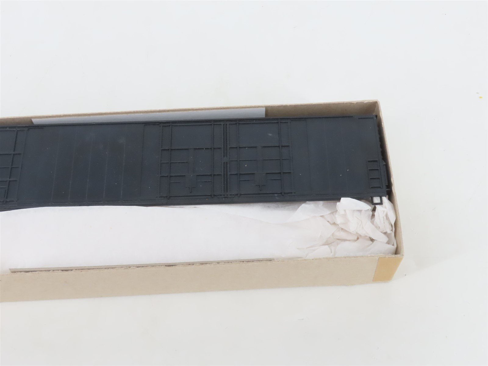 HO Scale Athearn Kit 1985 Undecorated 86' Hi-Cube 8-Door Box Car