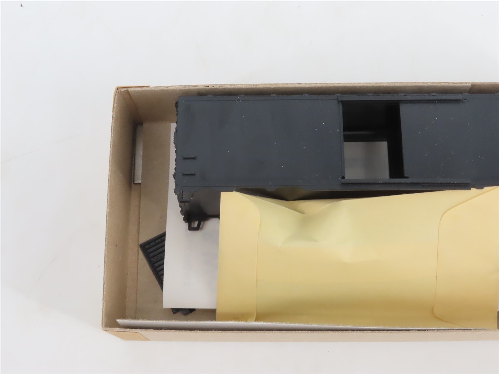 HO Scale Athearn Kit 1200 Undecorated 40' Box Car
